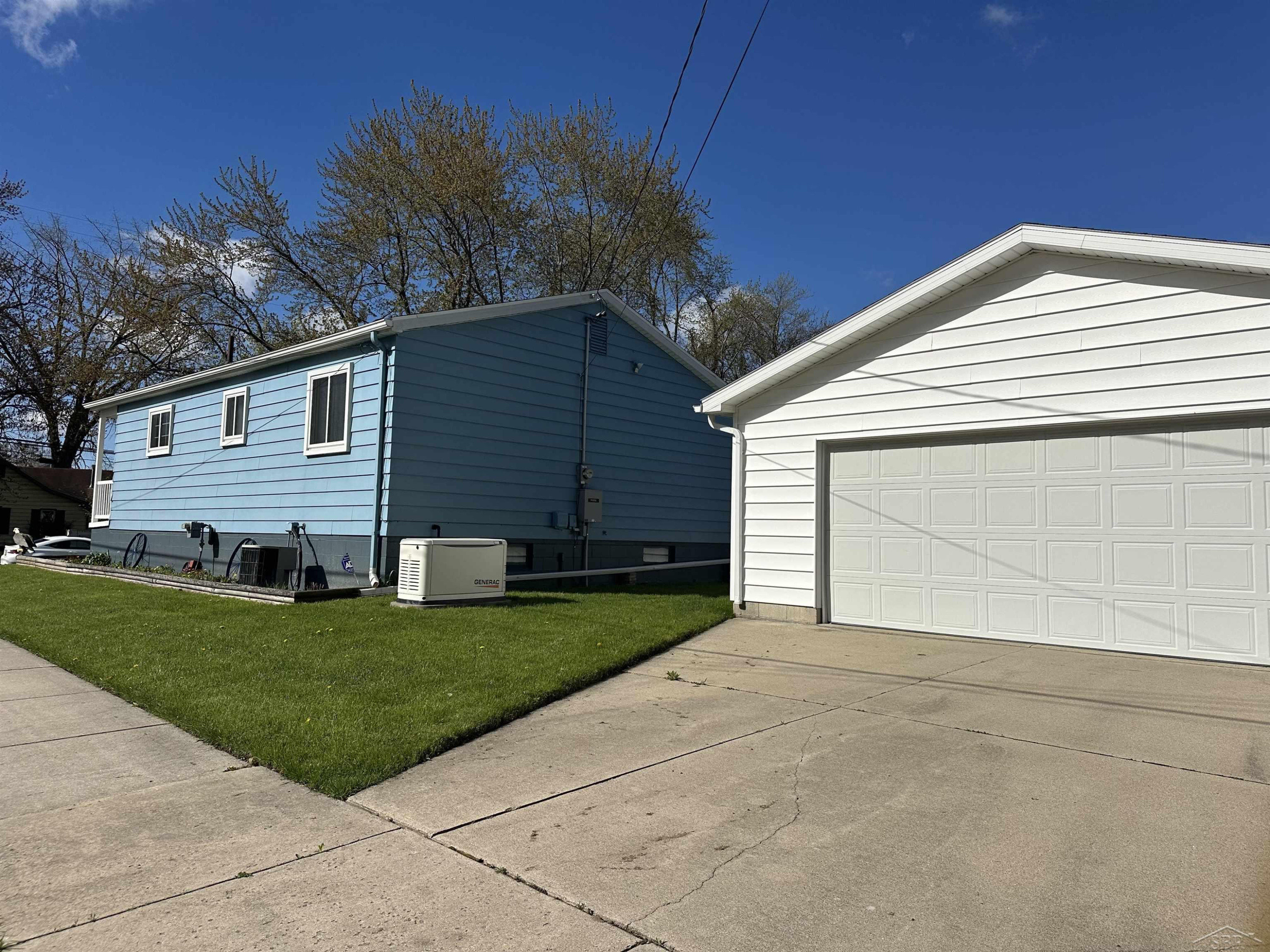 1215 Marchand Street, Bay City, MI 48706 — Photo 40