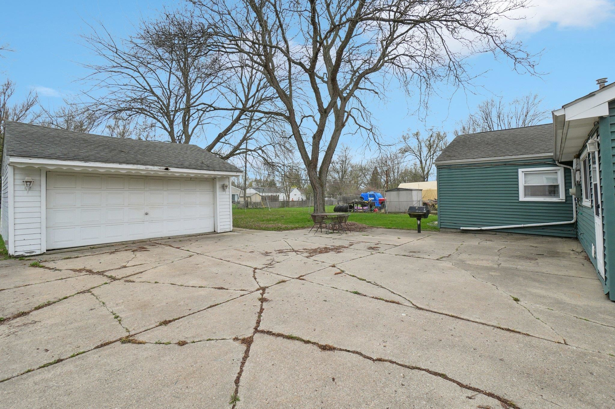 21510 Ulrich Street, Clinton Twp, MI 48036 — Photo 25