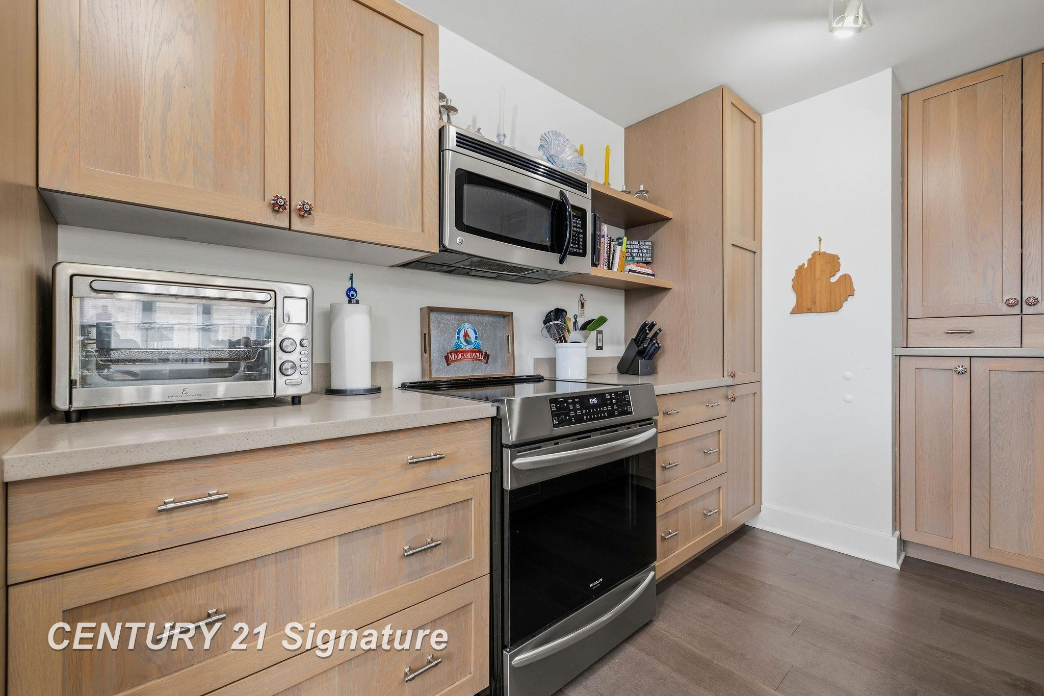 225 Jennison Place, Bay City, MI 48708 — Photo 11