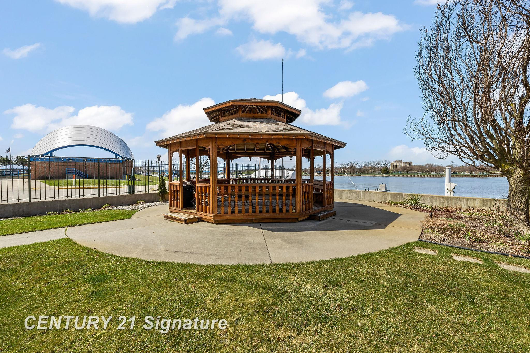 225 Jennison Place, Bay City, MI 48708 — Photo 35
