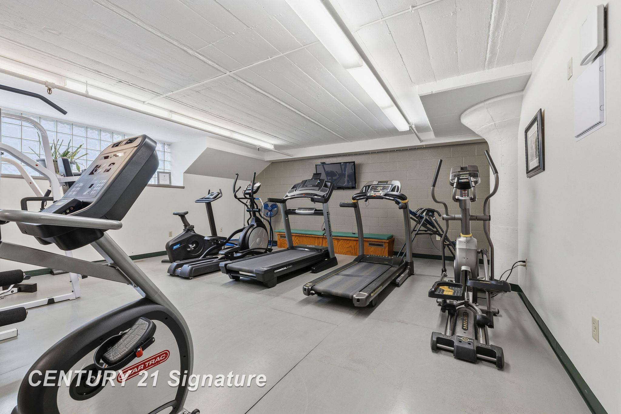 225 Jennison Place, Bay City, MI 48708 — Photo 40