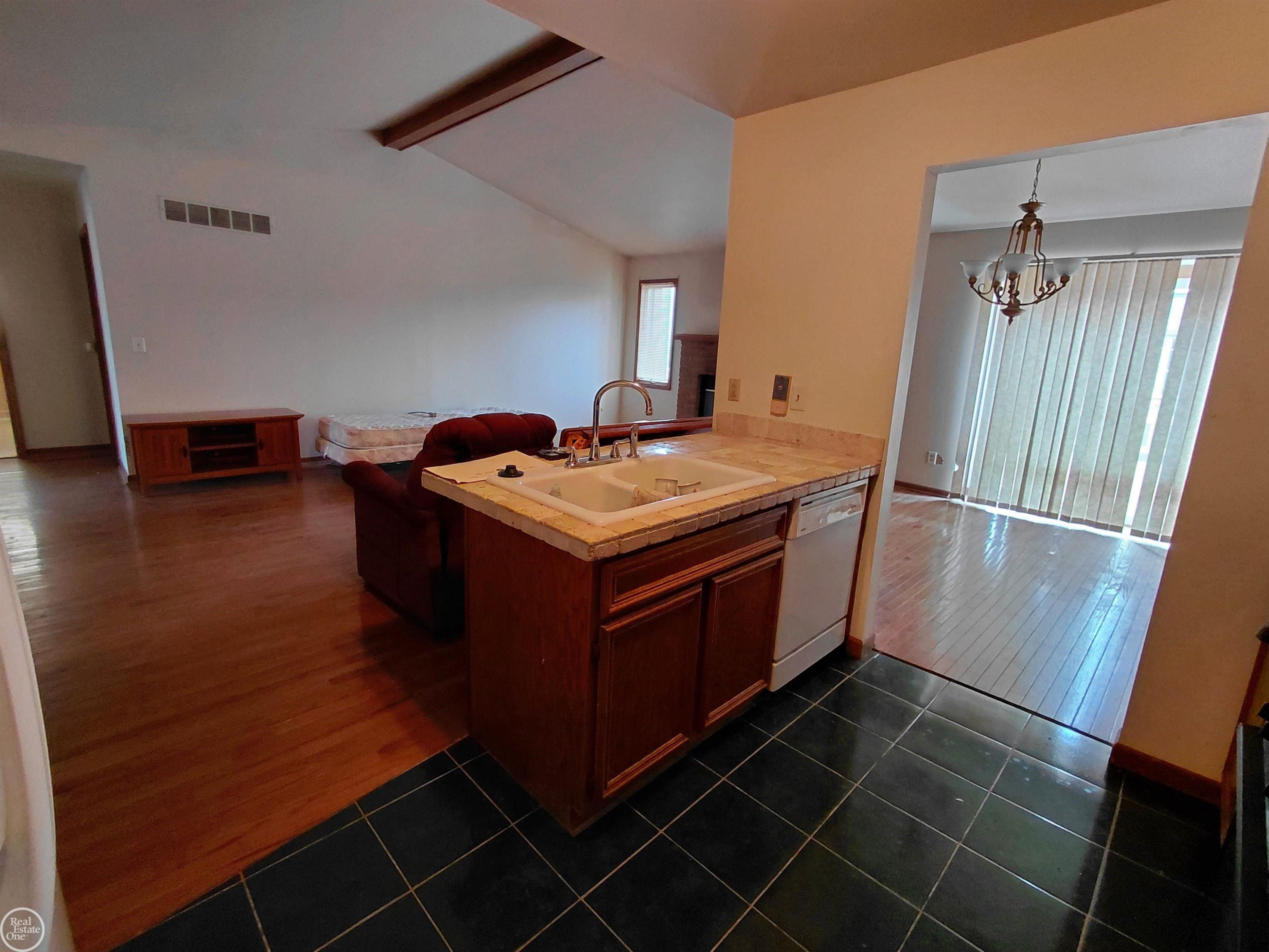 16705 Kyla Drive, 25 / 9, Clinton Twp, MI 48038 — Photo 6