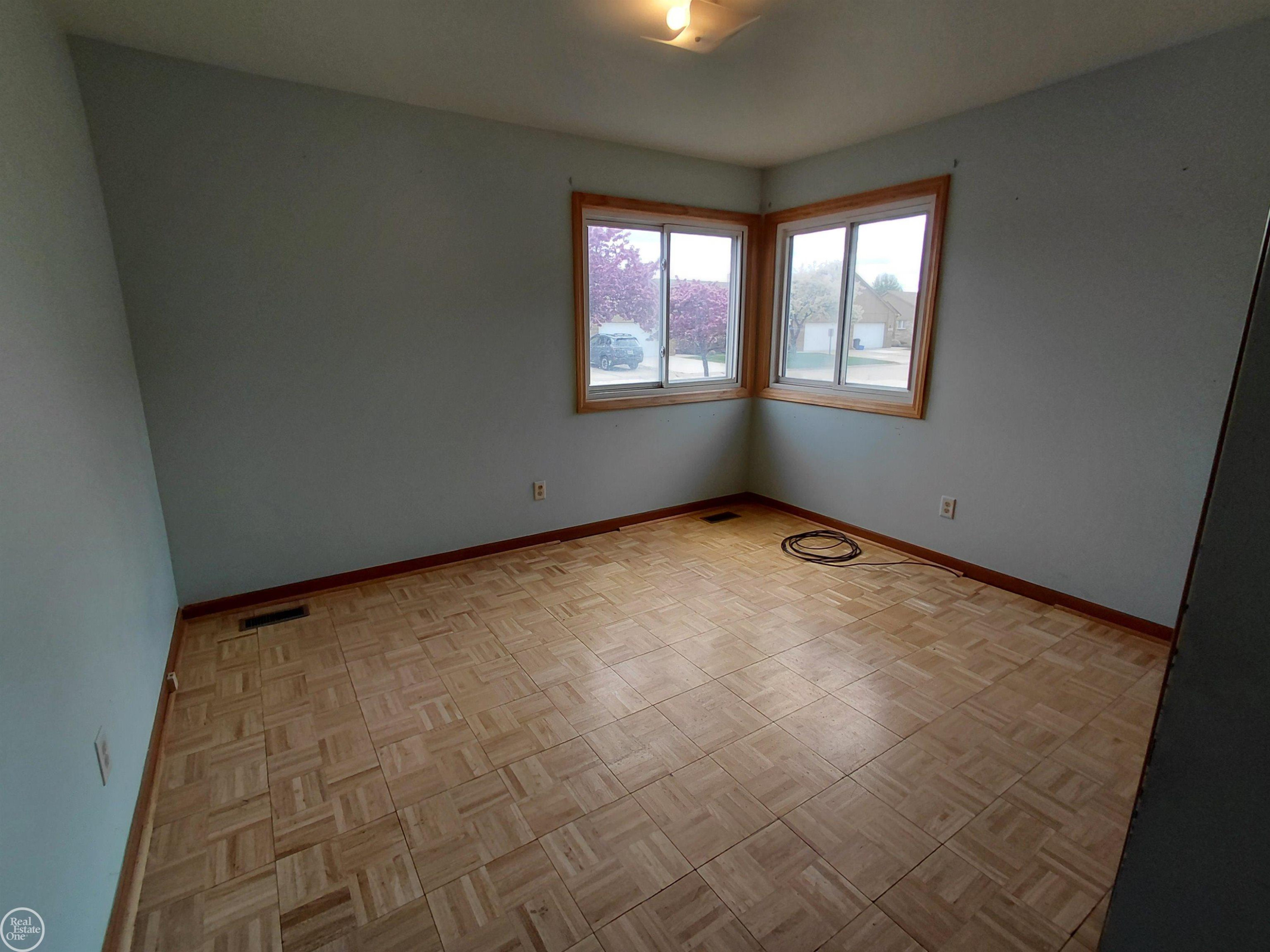16705 Kyla Drive, 25 / 9, Clinton Twp, MI 48038 — Photo 11