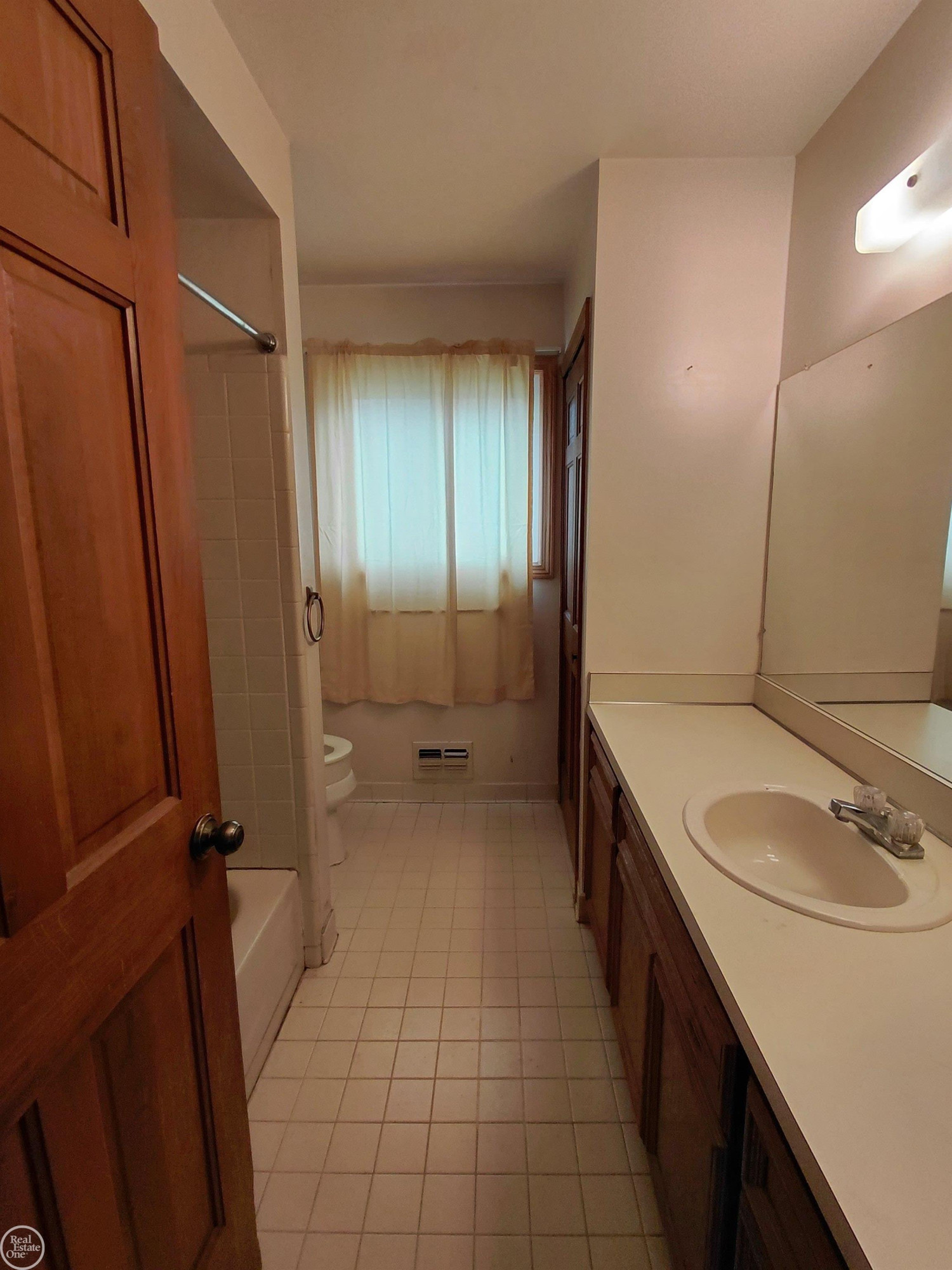 16705 Kyla Drive, 25 / 9, Clinton Twp, MI 48038 — Photo 12