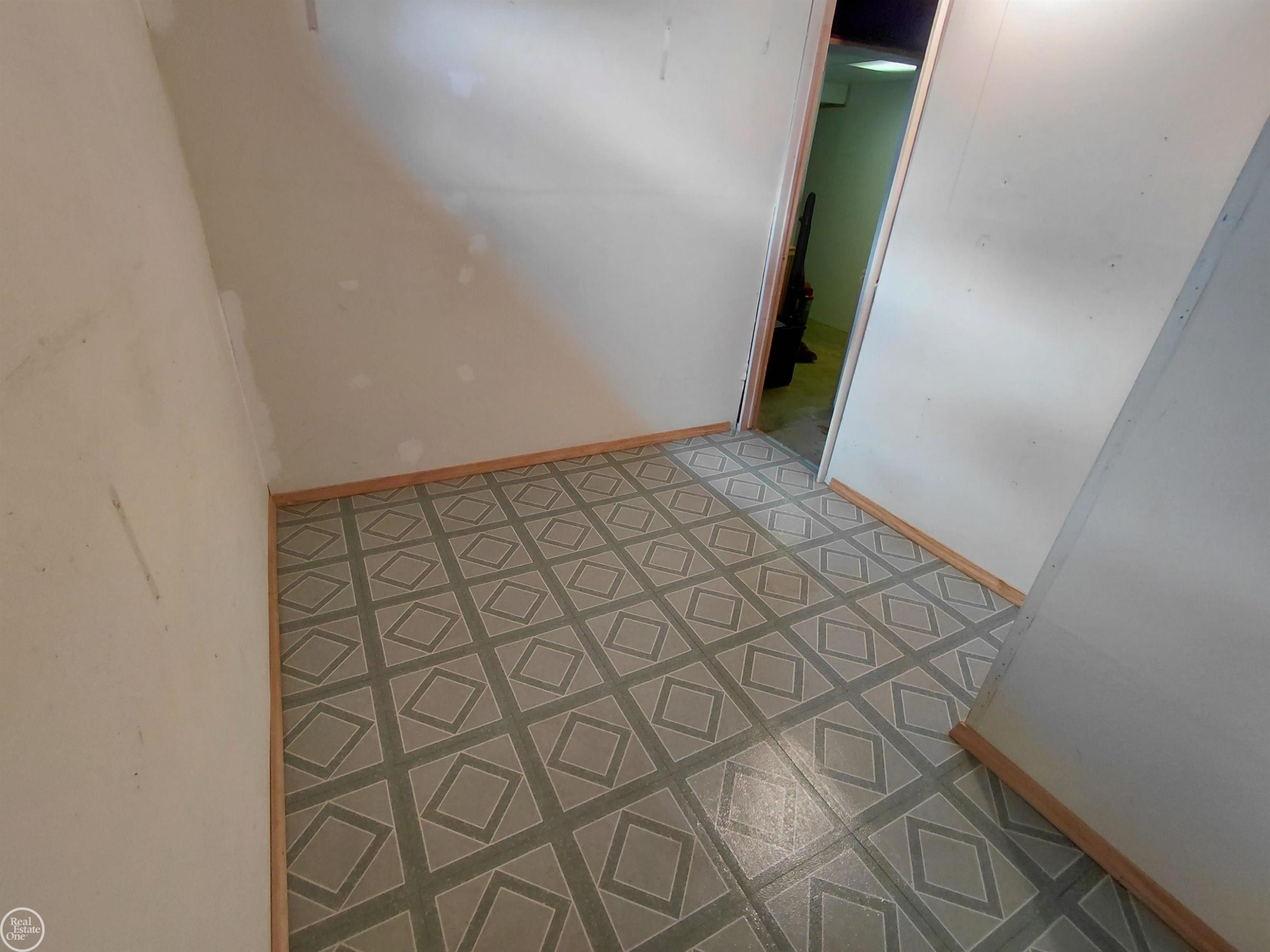 16705 Kyla Drive, 25 / 9, Clinton Twp, MI 48038 — Photo 26