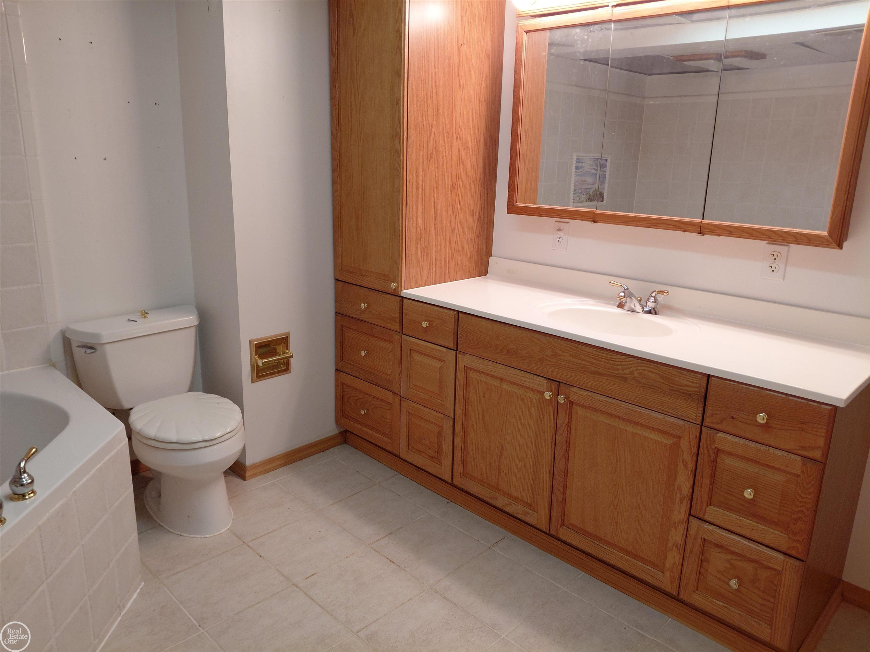 16705 Kyla Drive, 25 / 9, Clinton Twp, MI 48038 — Photo 28