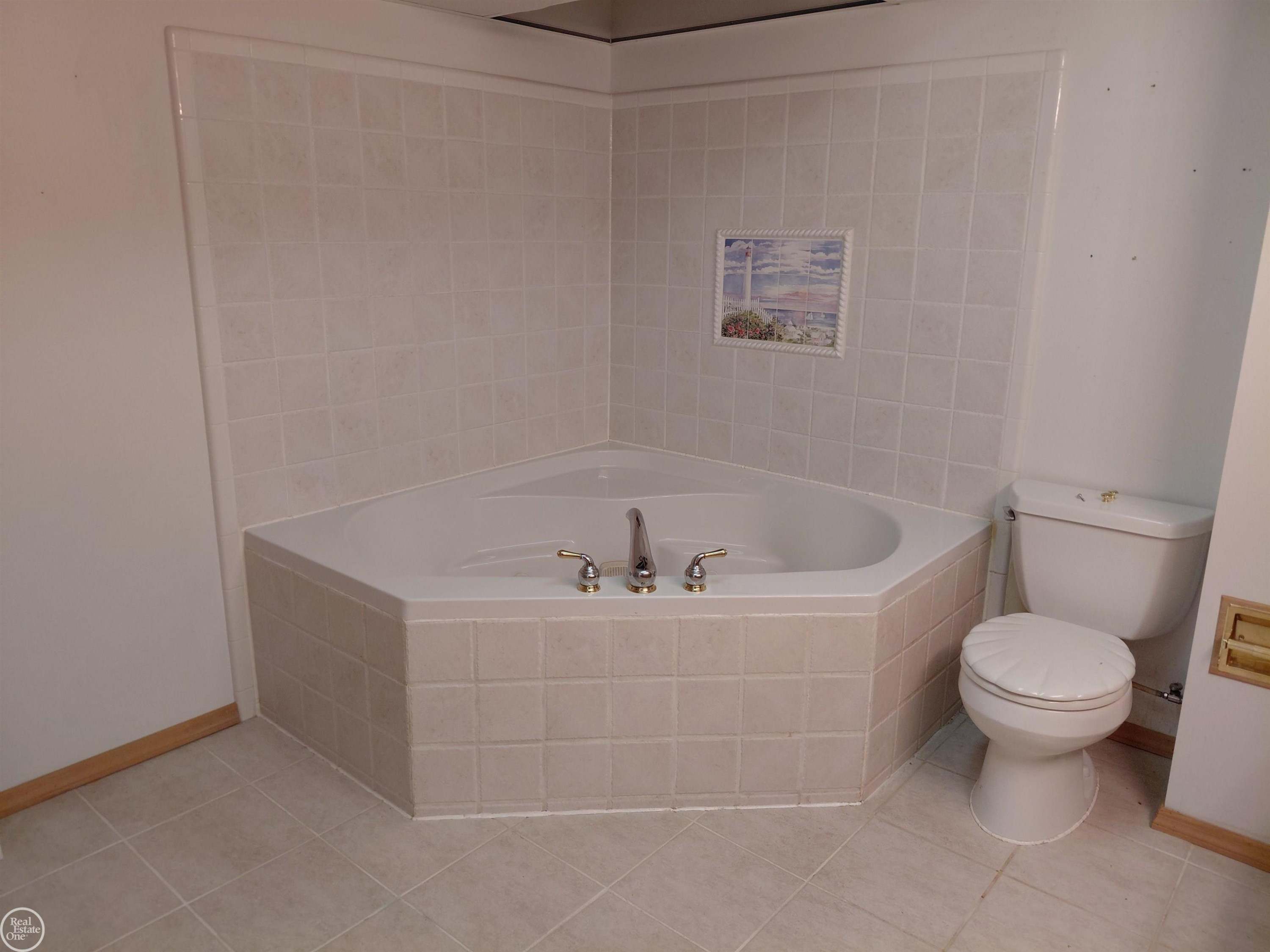 16705 Kyla Drive, 25 / 9, Clinton Twp, MI 48038 — Photo 30