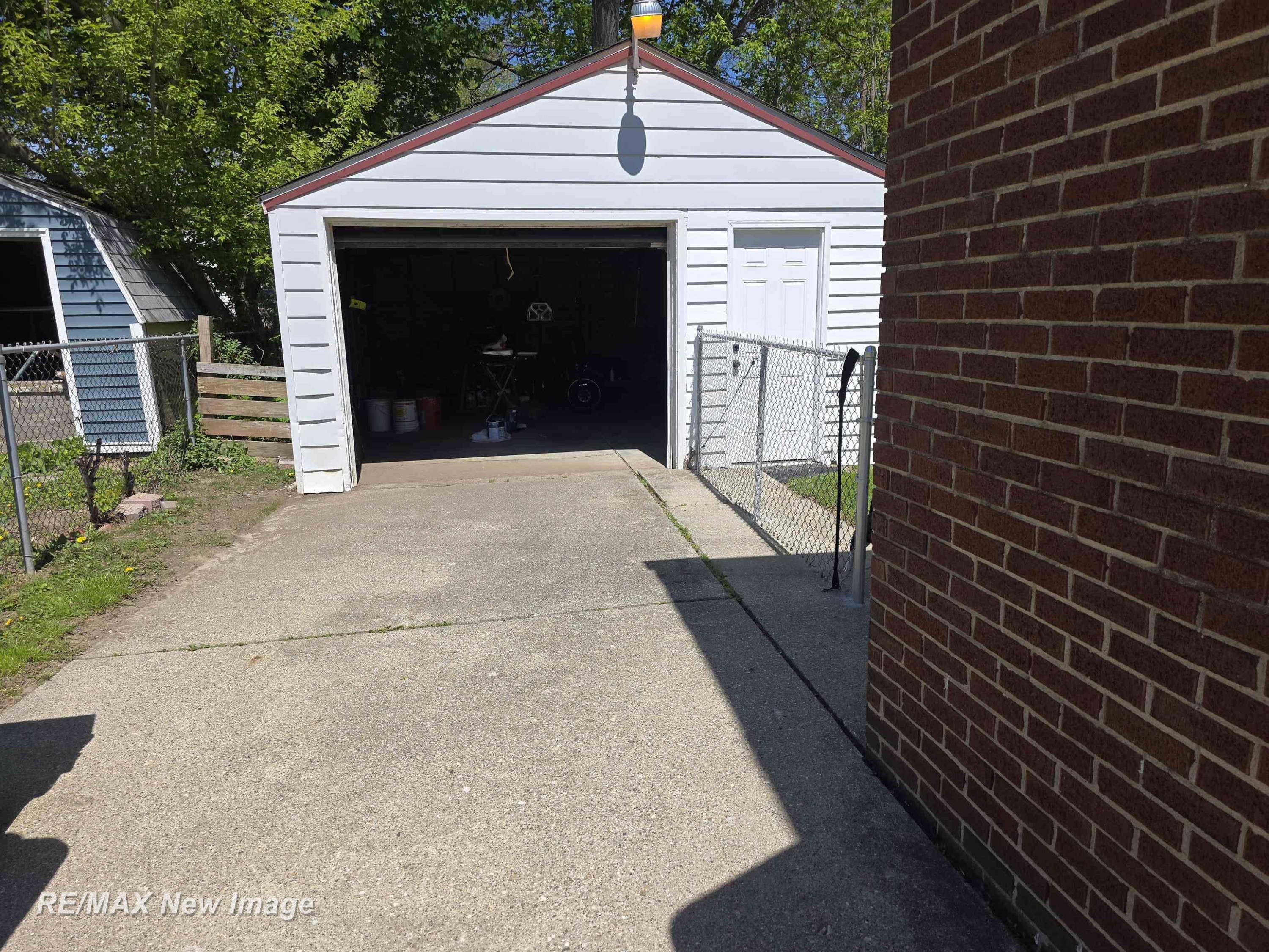 2906 Brandon Street, Flint, MI 48503 — Photo 37