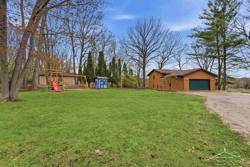 5092 N Lake Sanford Road, Sanford, MI 48657 — Photo 28