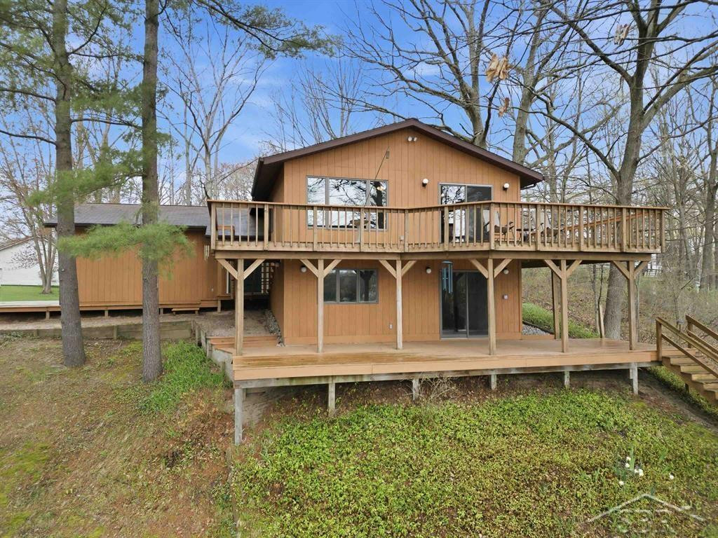 5092 N Lake Sanford Road, Sanford, MI 48657