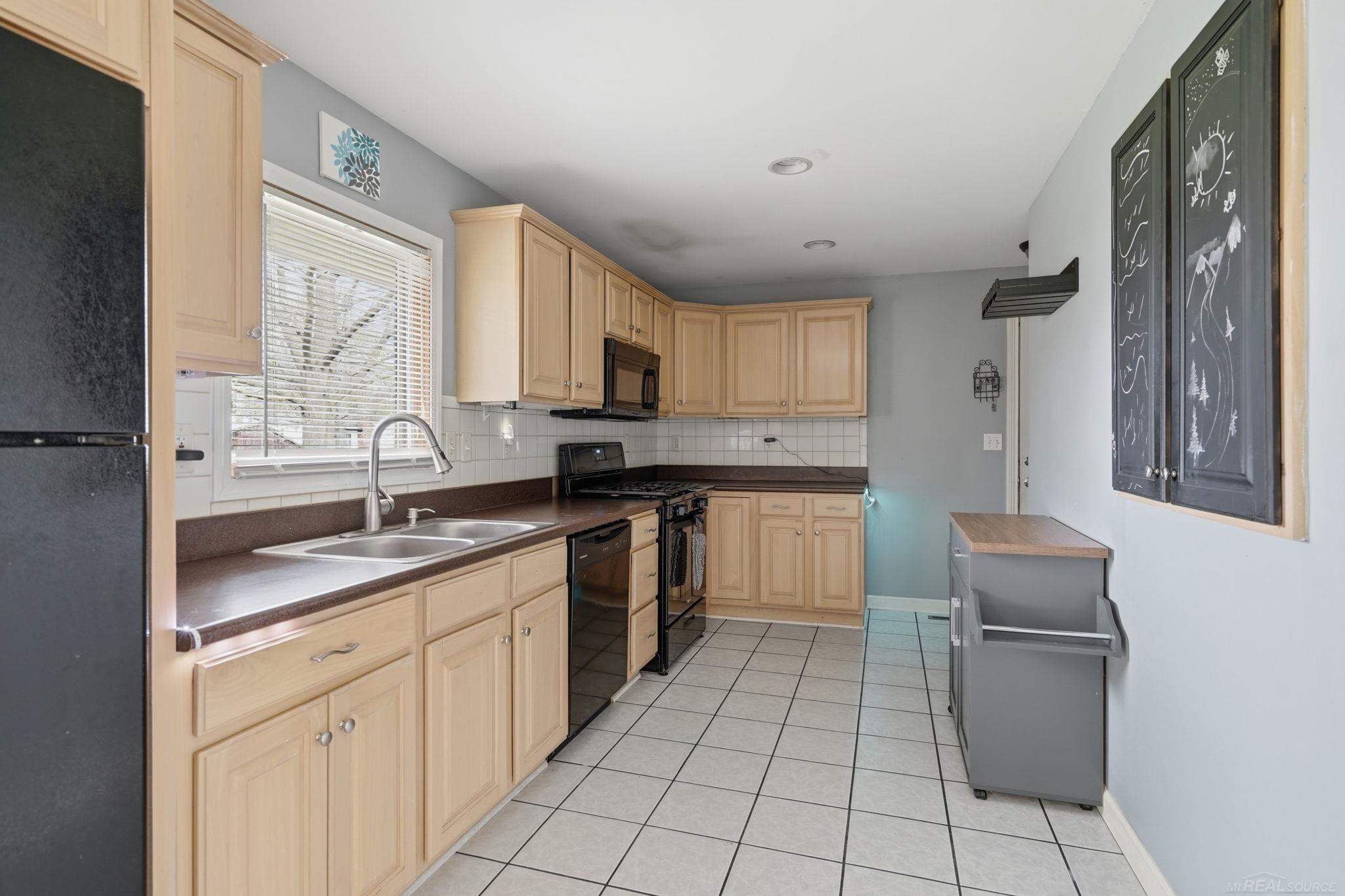 6376 Samson Drive, Grand Blanc, MI 48439 — Photo 10
