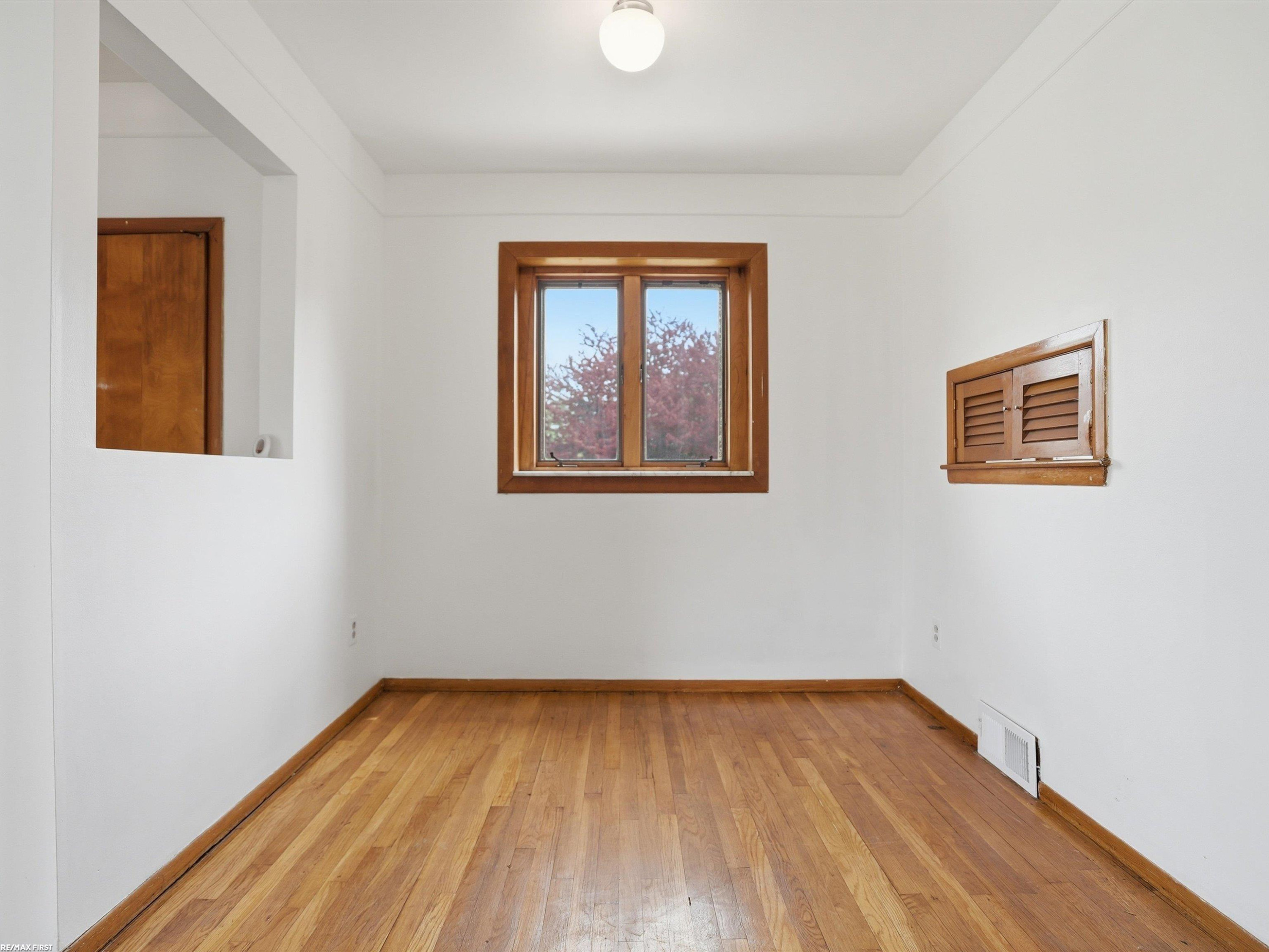 21620 Francis Street, Saint Clair Shores, MI 48082 — Photo 11