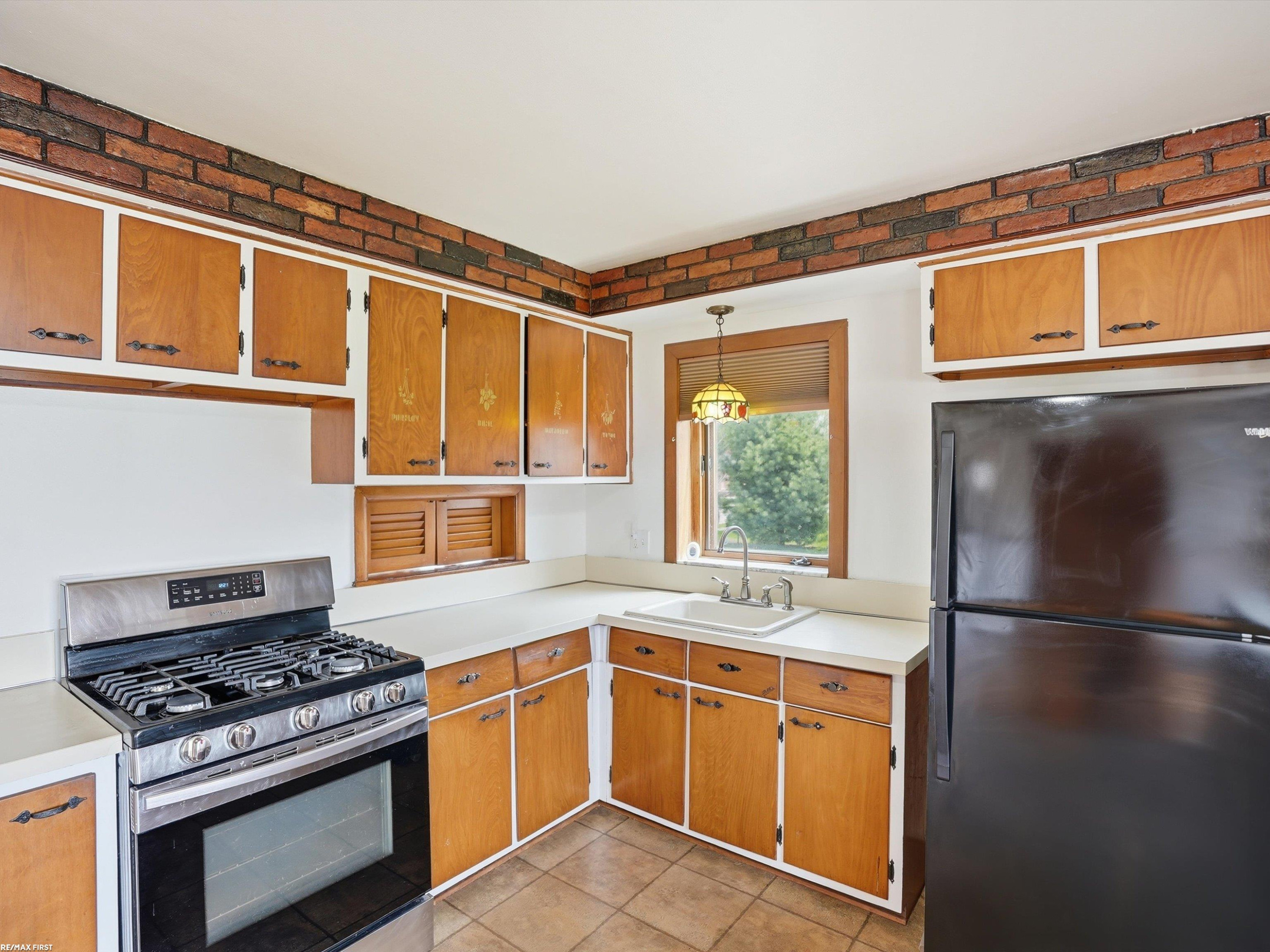 21620 Francis Street, Saint Clair Shores, MI 48082 — Photo 13