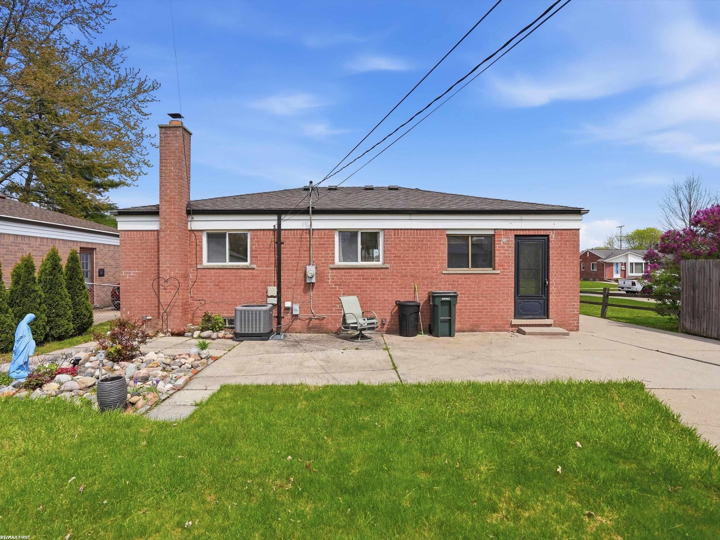21620 Francis Street, Saint Clair Shores, MI 48082 — Photo 29