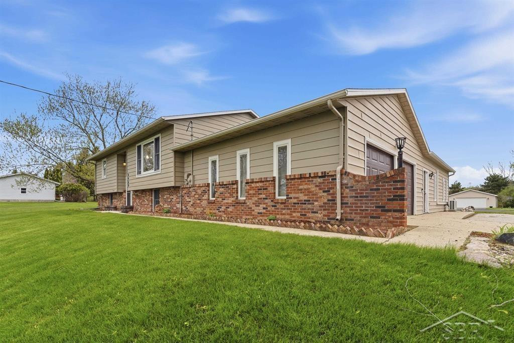 4469 E Millbrook Road, Mount Pleasant, MI 48858 — Photo 3