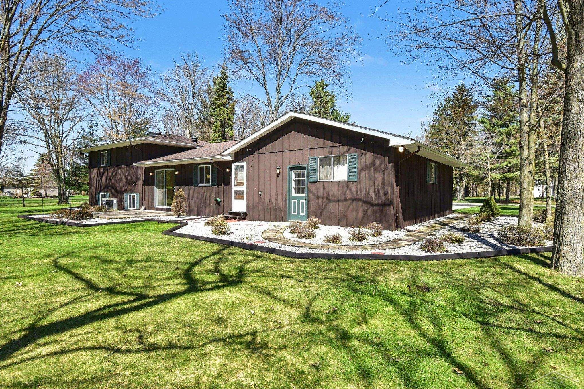 12821 S Basell Drive, Hemlock, MI 48626 — Photo 3