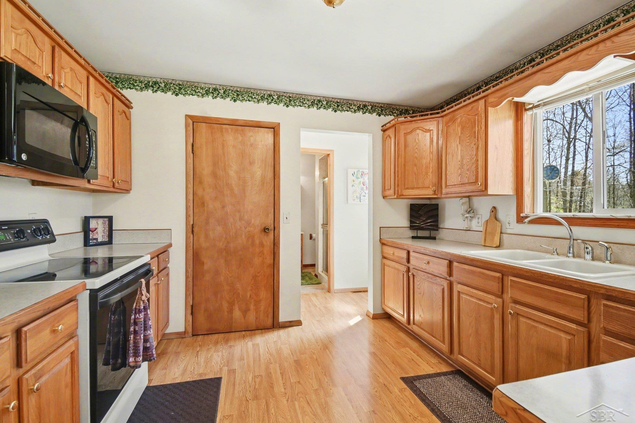 12821 S Basell Drive, Hemlock, MI 48626 — Photo 6