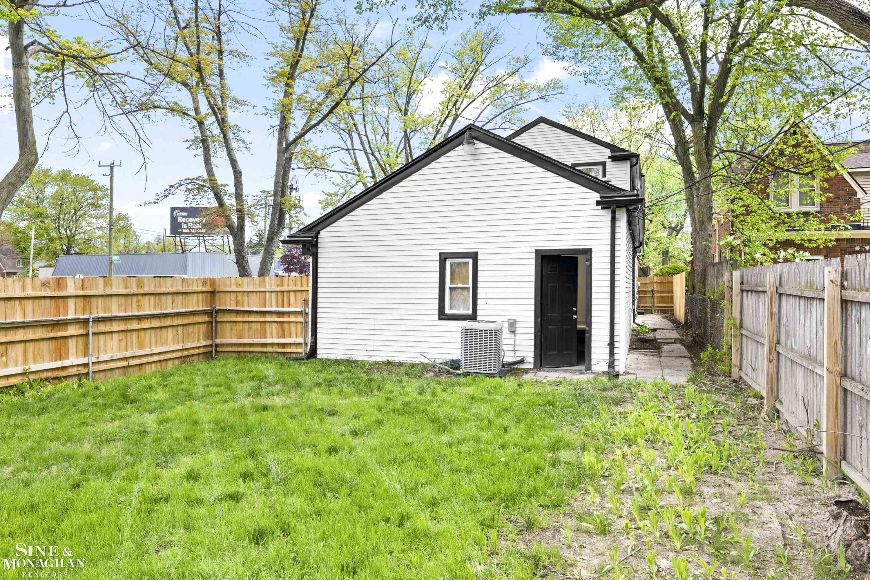 16350 Mack Avenue, Grosse Pointe Park, MI 48230 — Photo 41