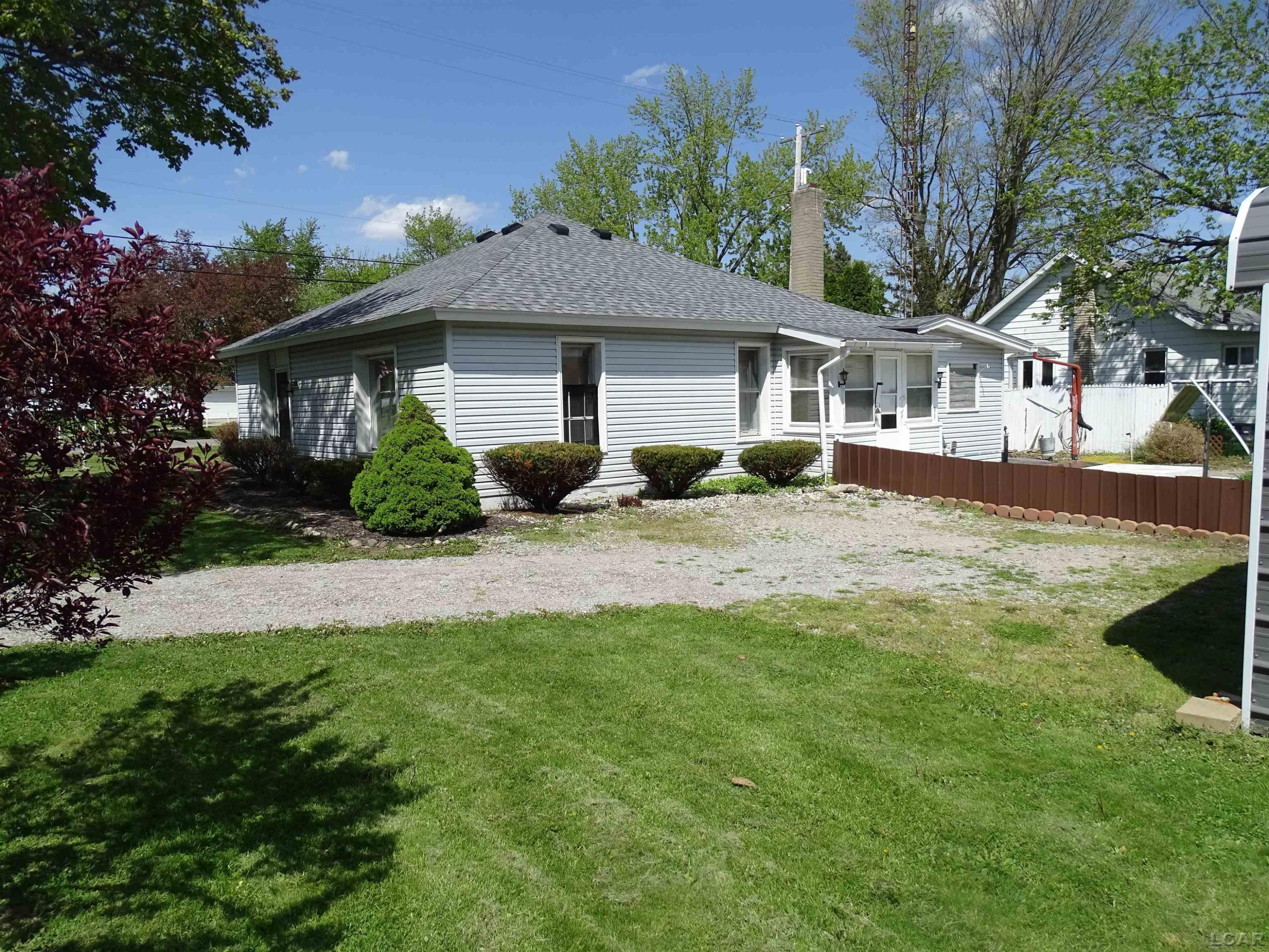 2729 Bent Oak Avenue, Adrian, MI 49221 — Photo 2
