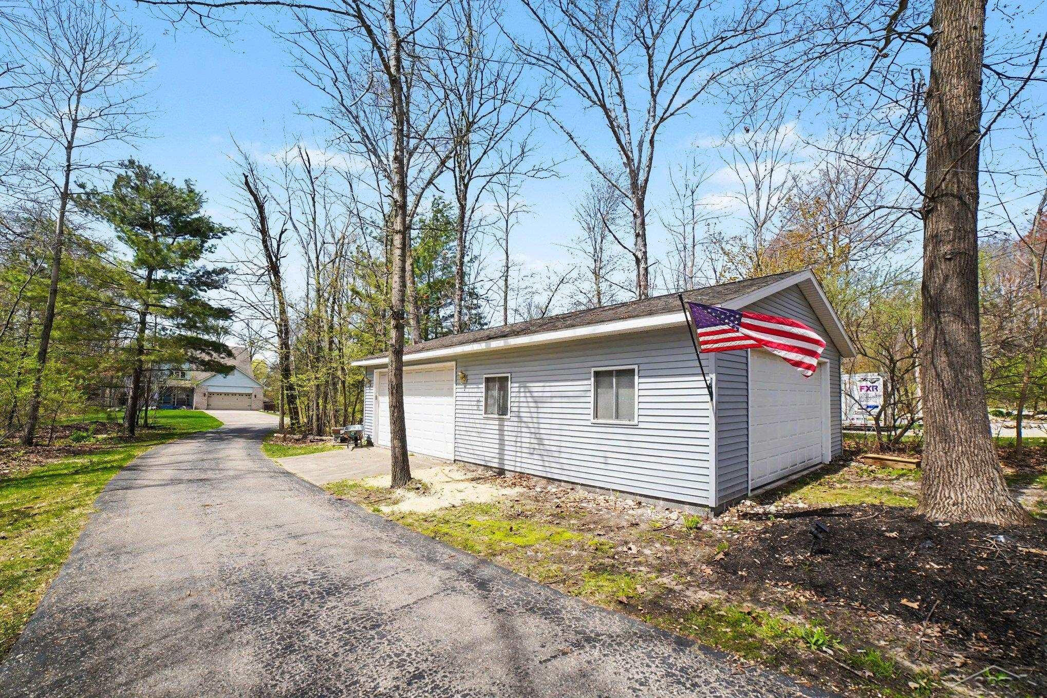 5089 N Fox Road, Sanford, MI 48657 — Photo 29