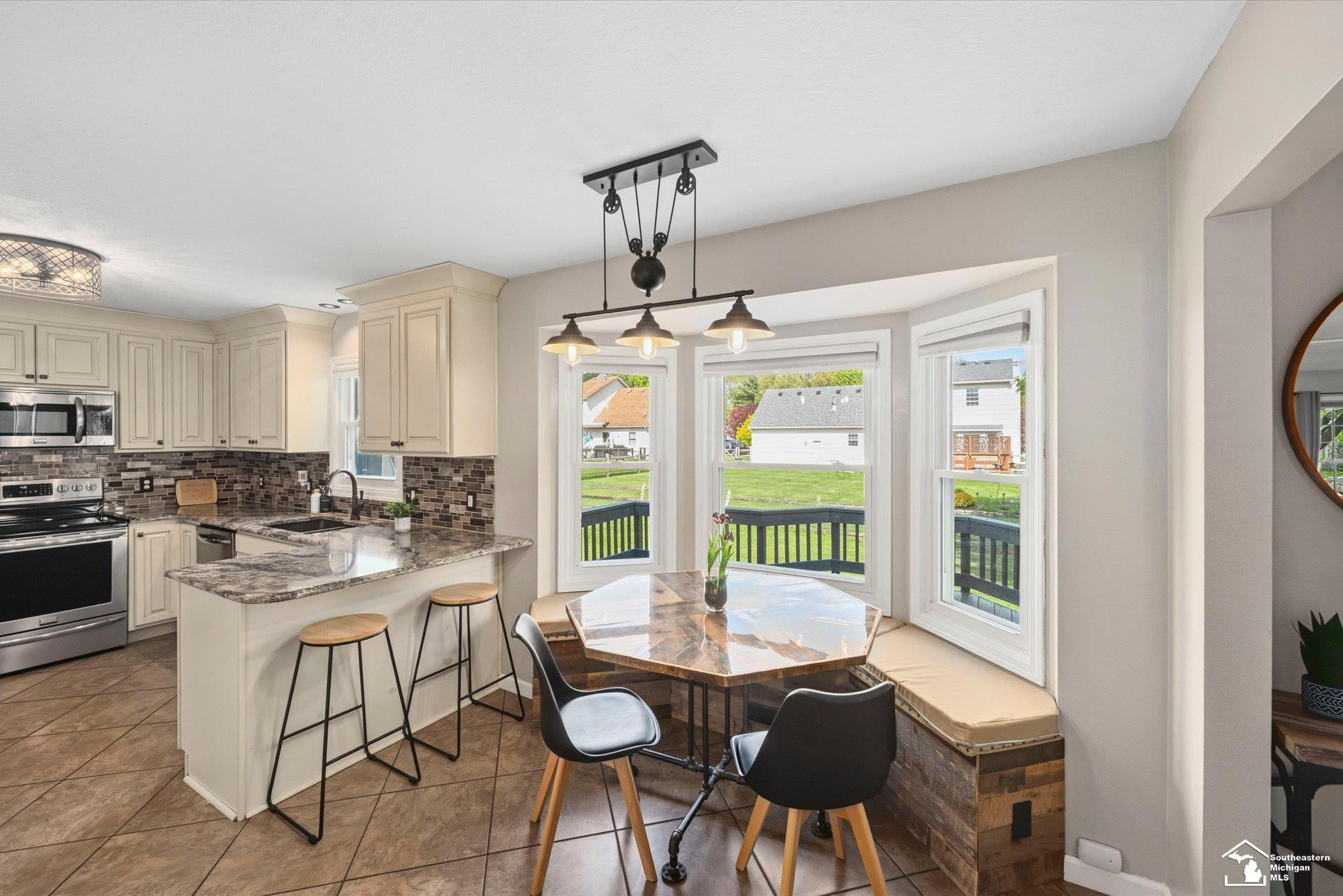 7334 Sun Valley Court, Temperance, MI 48182 — Photo 13