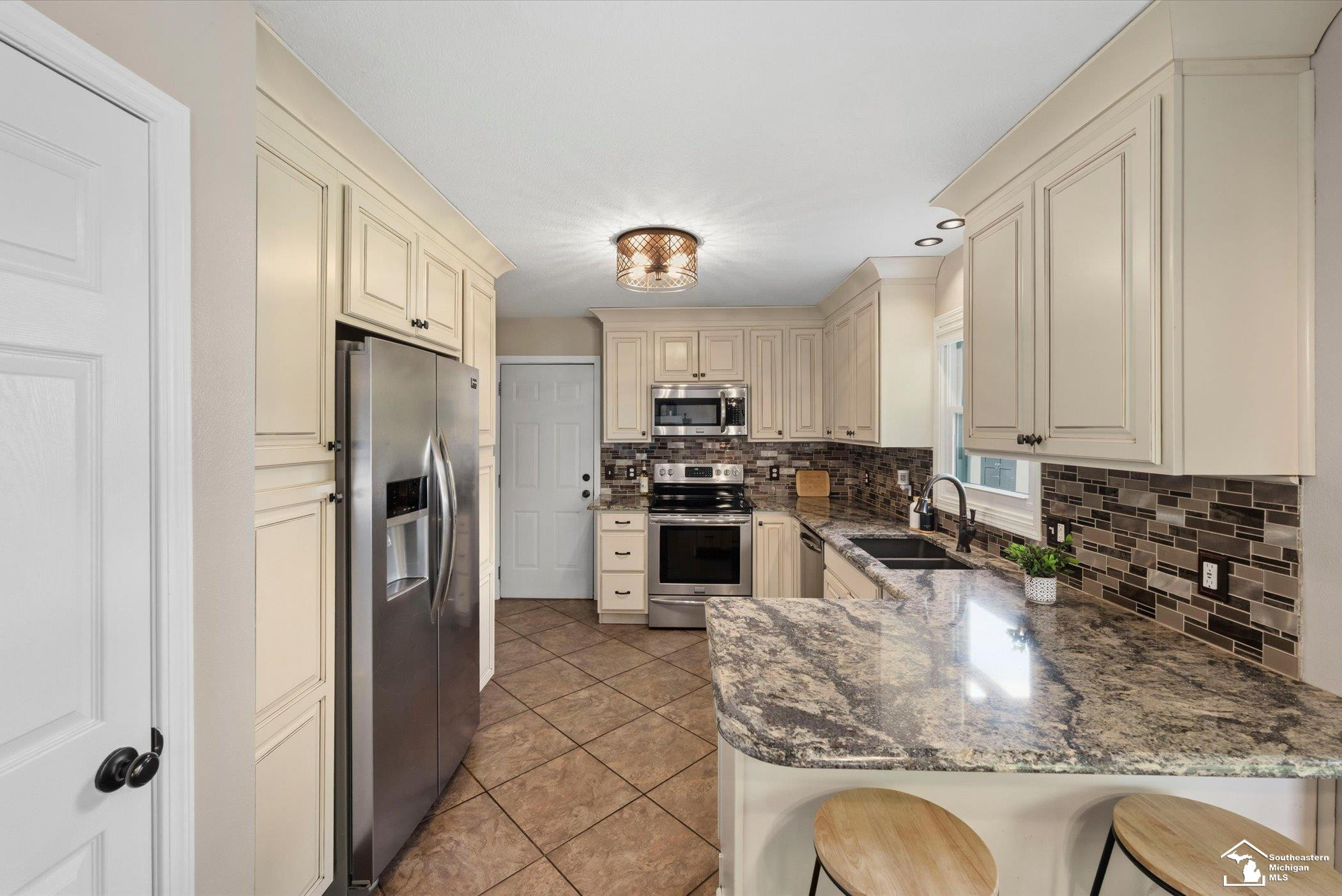 7334 Sun Valley Court, Temperance, MI 48182 — Photo 14