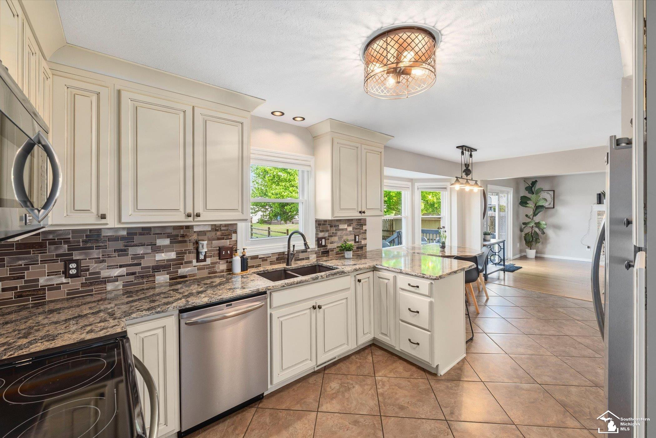 7334 Sun Valley Court, Temperance, MI 48182 — Photo 16