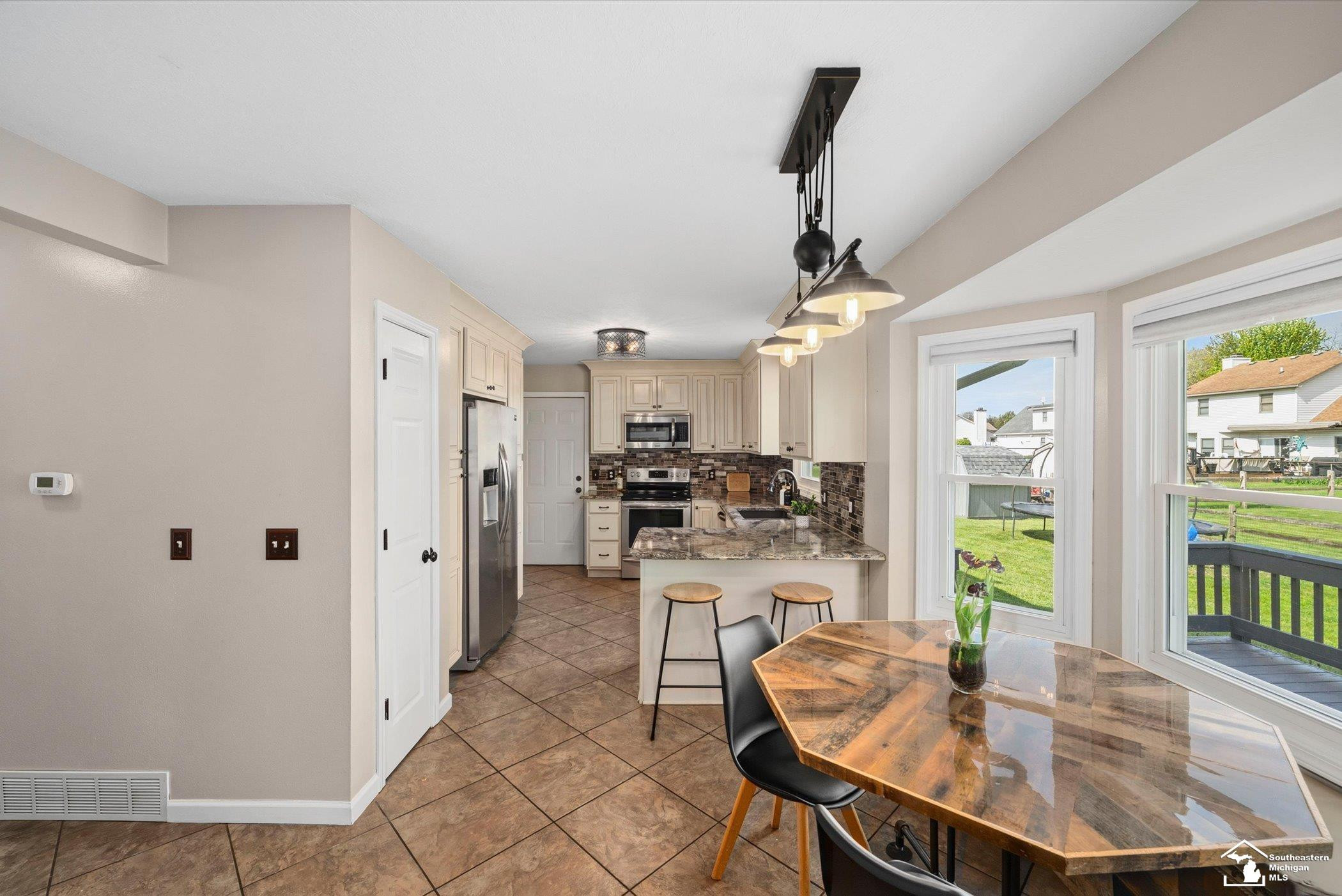 7334 Sun Valley Court, Temperance, MI 48182 — Photo 12