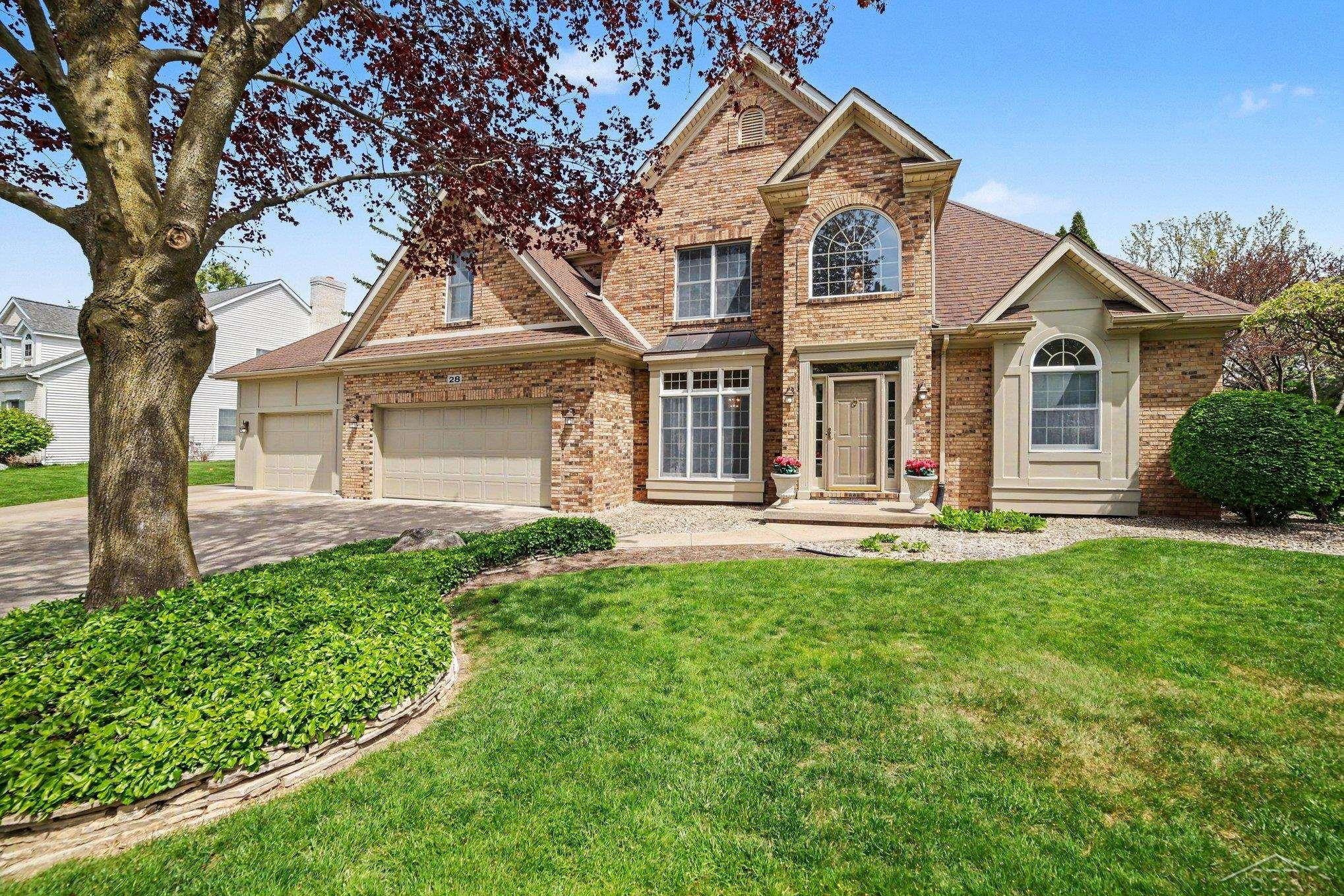 28 Slatestone Drive, Saginaw, MI 48603 — front exterior