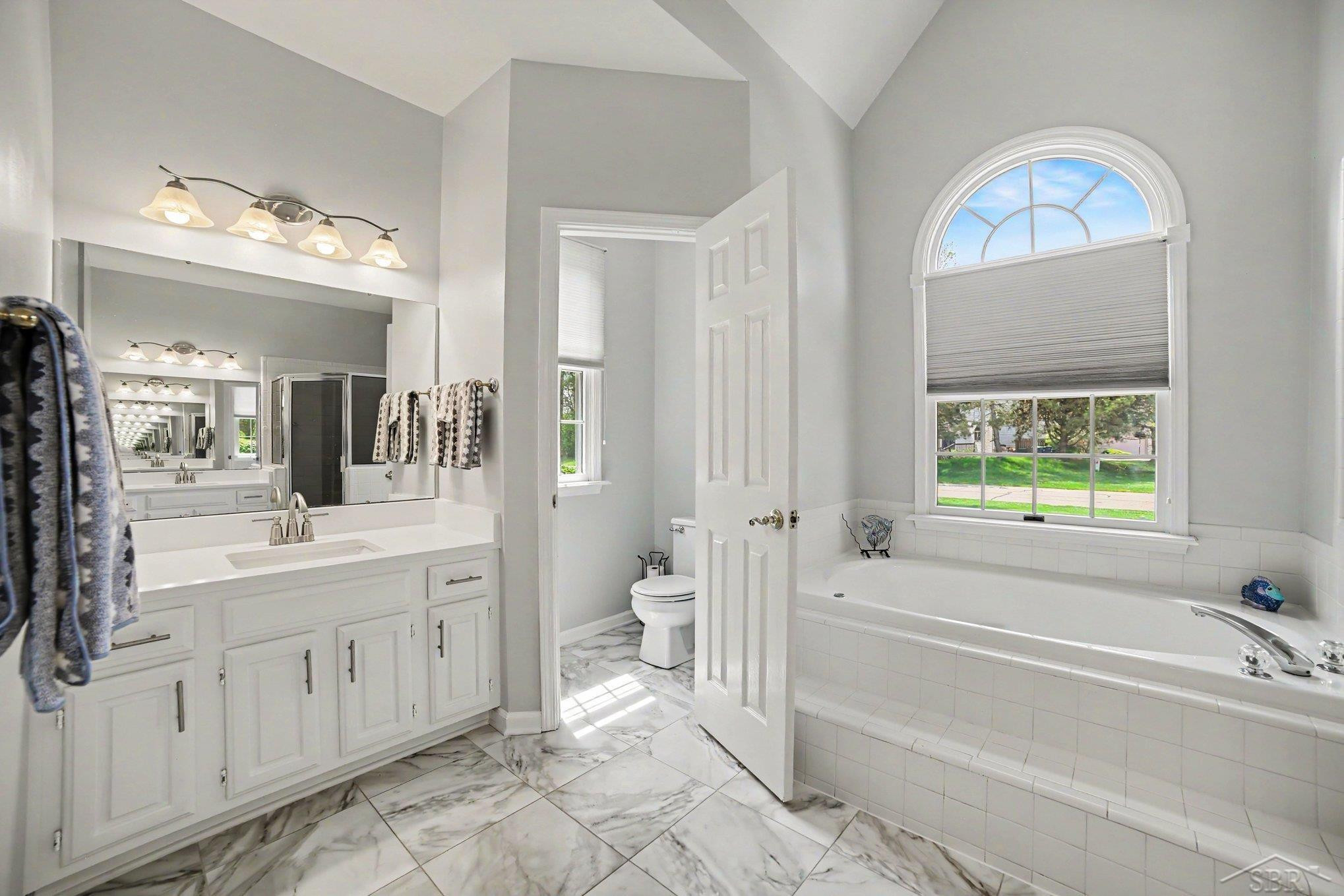 28 Slatestone Drive, Saginaw, MI 48603 — Photo 16