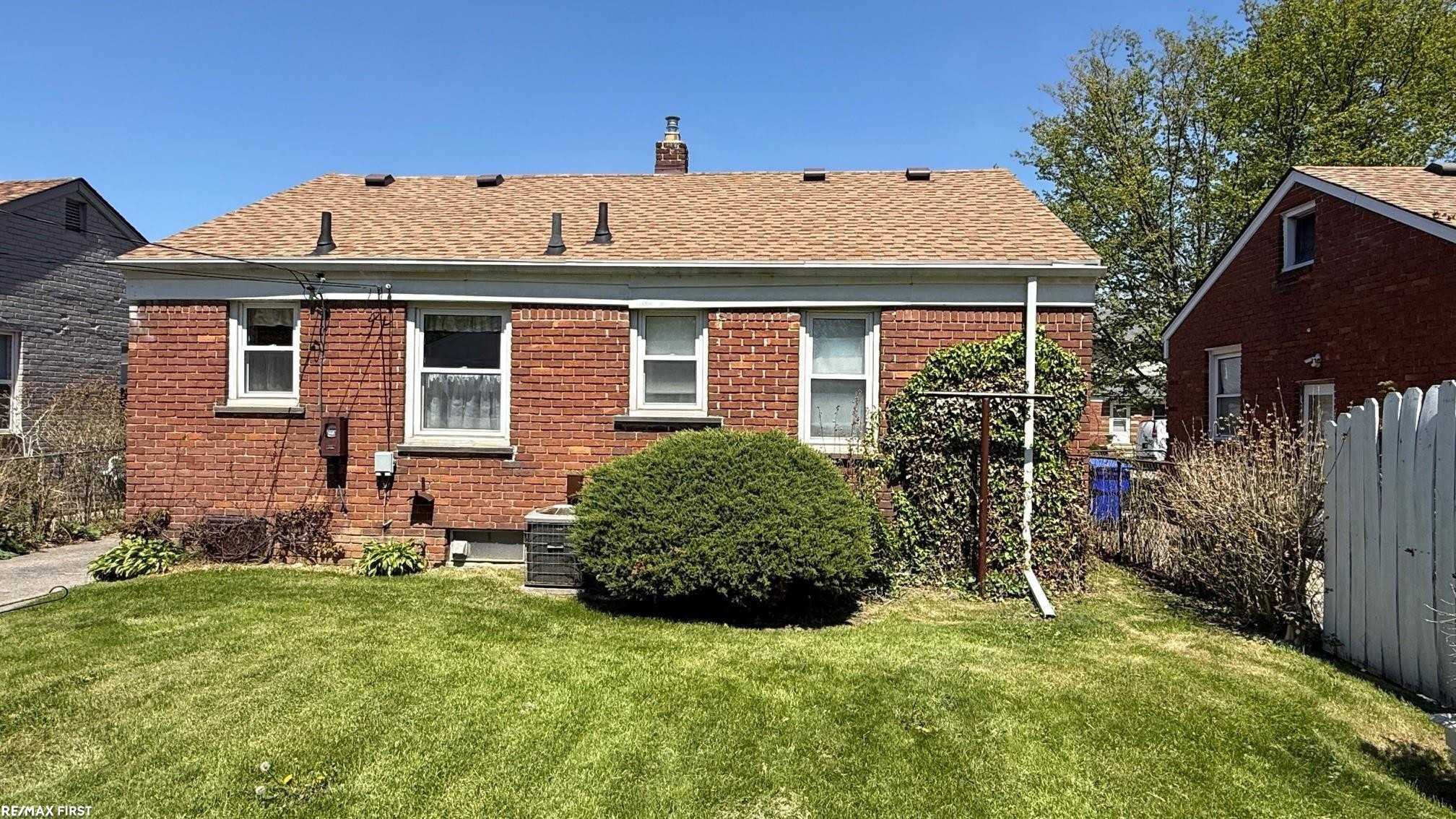 16452 Rosemary Avenue, Fraser, MI 48026 — Photo 2