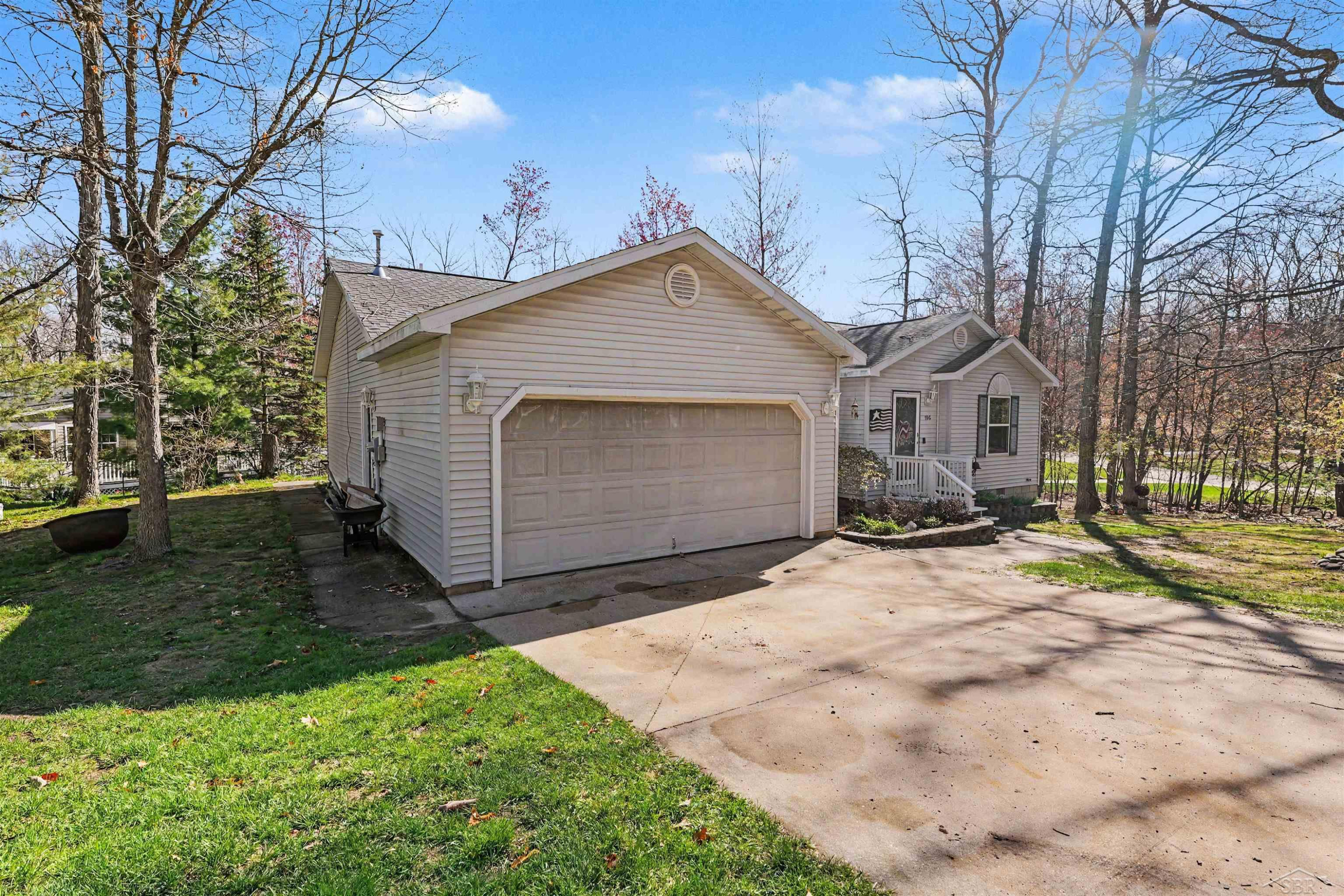 106 Eva Lane, Roscommon, MI 48653 — Photo 2