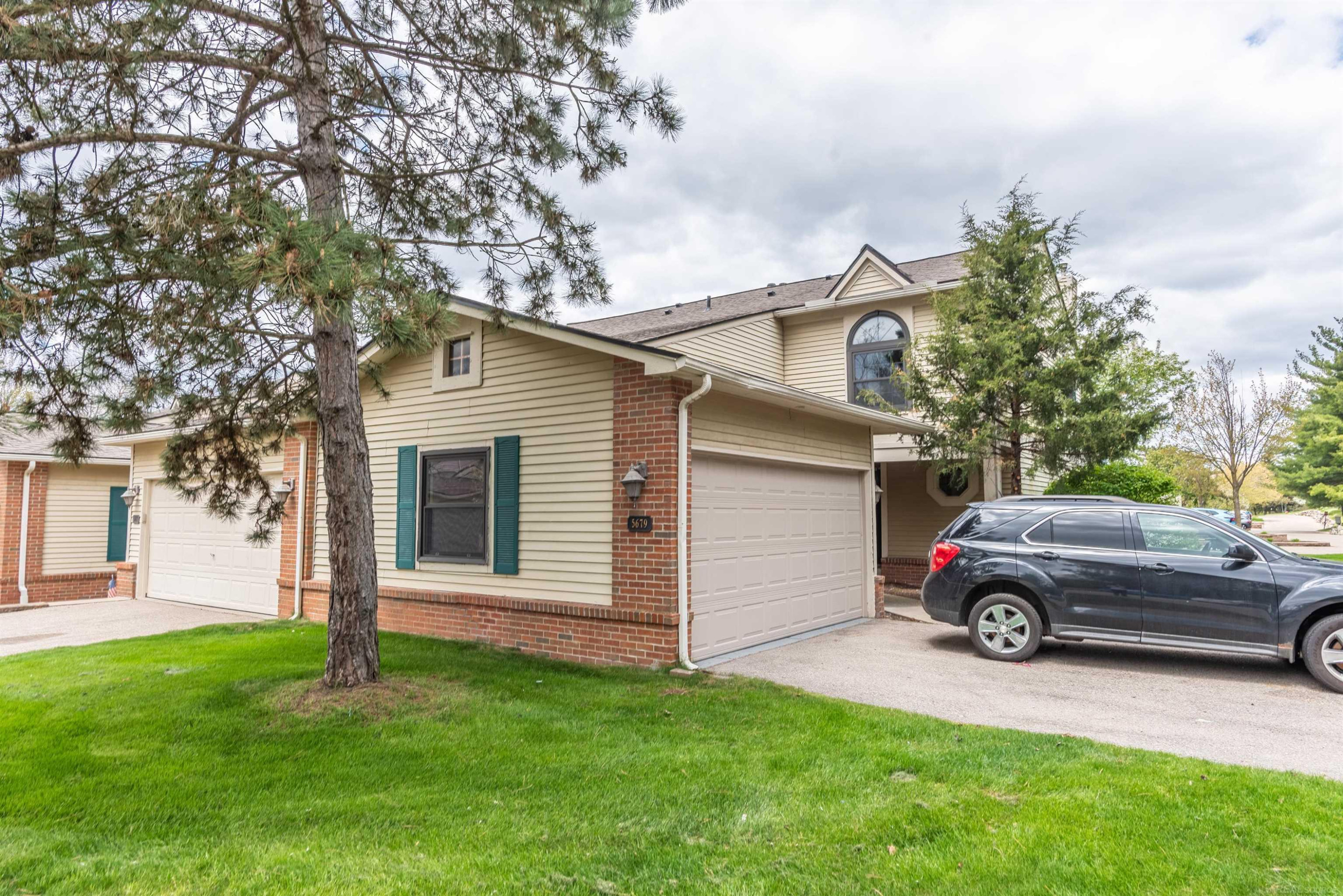 5679 Drake Hollow Drive, West Bloomfield, MI — Photo 2