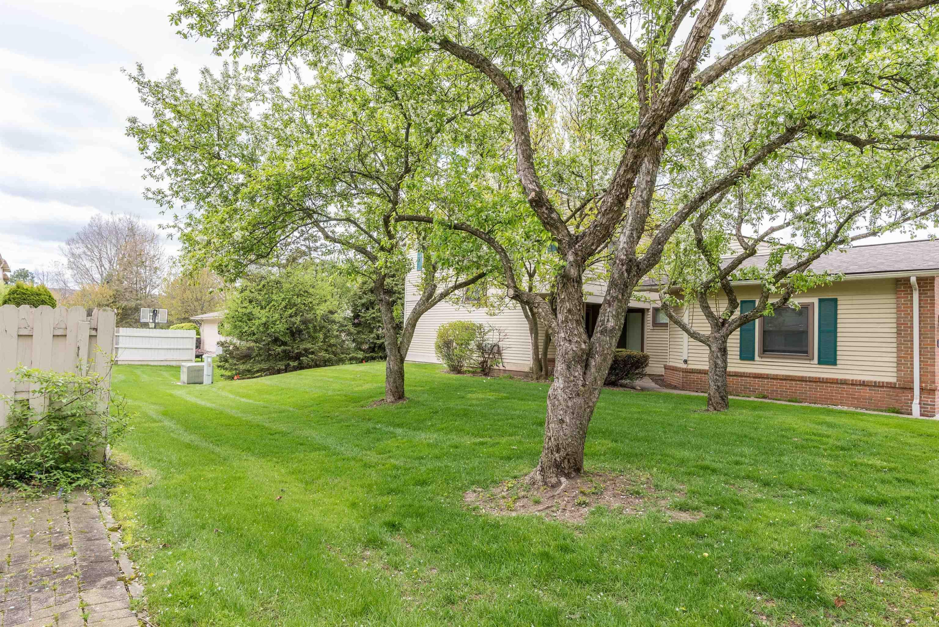 5679 Drake Hollow Drive, West Bloomfield, MI — Photo 23
