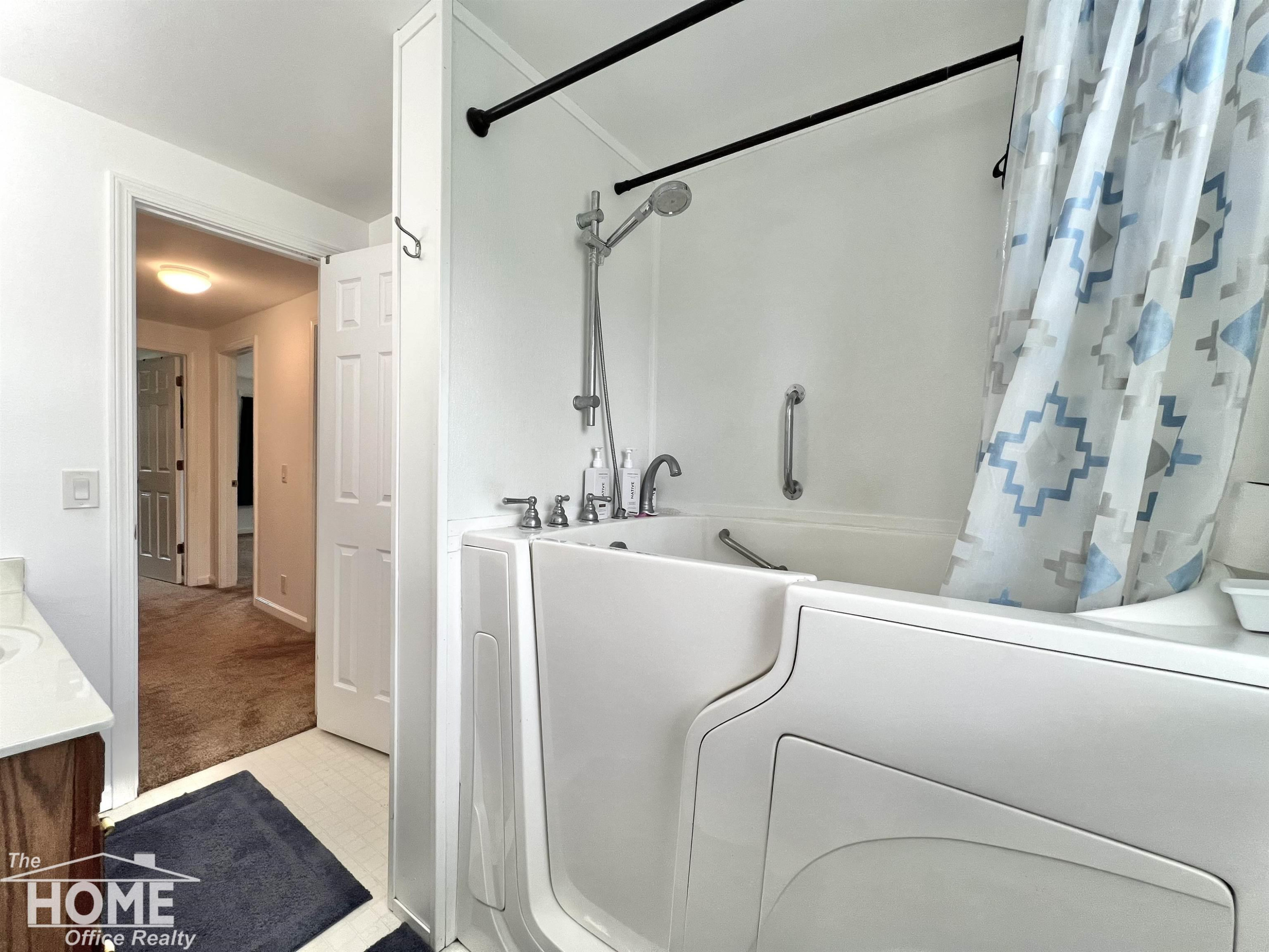 1316 Huntington Drive, Owosso, MI 48867 — Photo 16