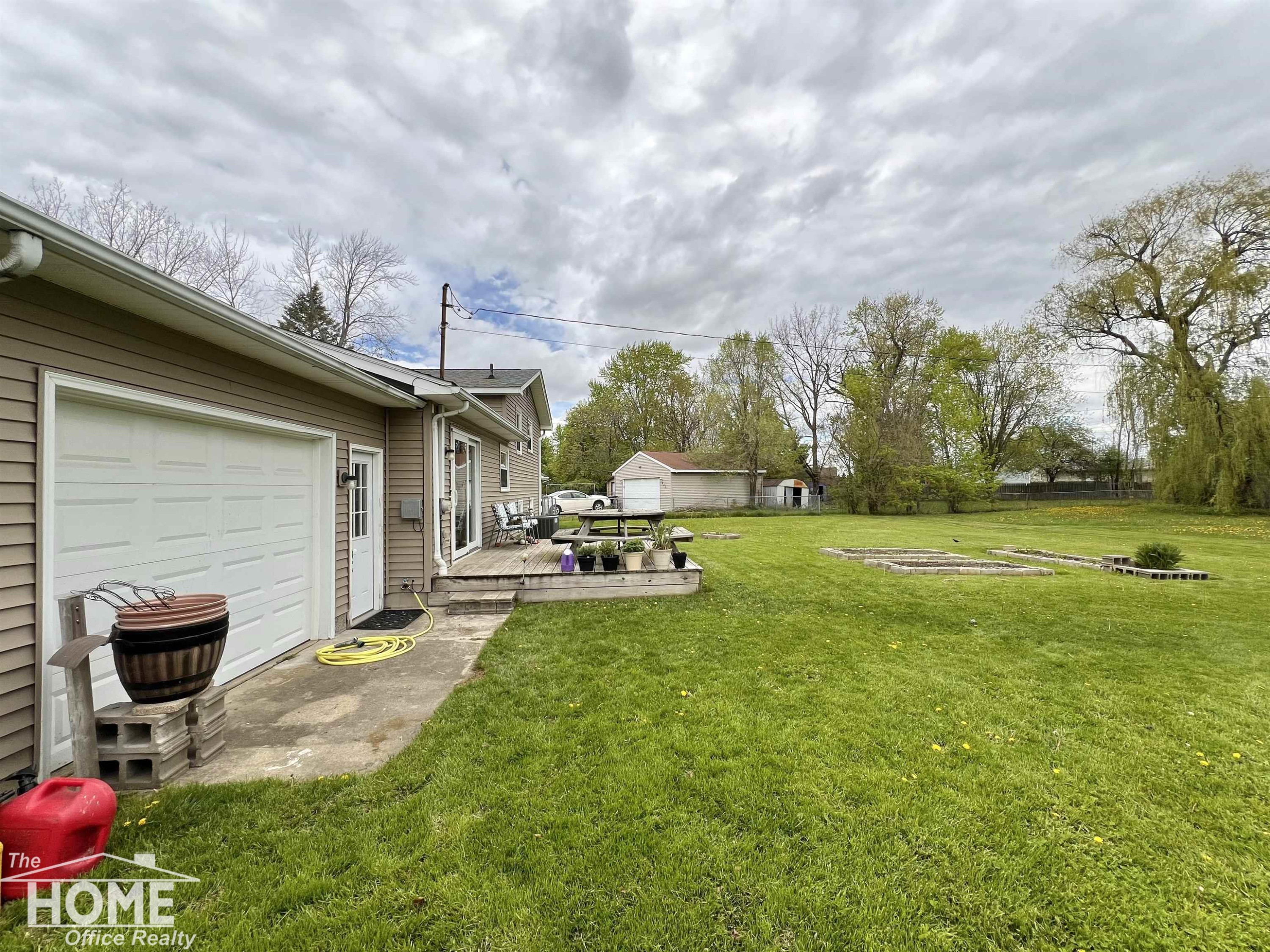 1316 Huntington Drive, Owosso, MI 48867 — Photo 28