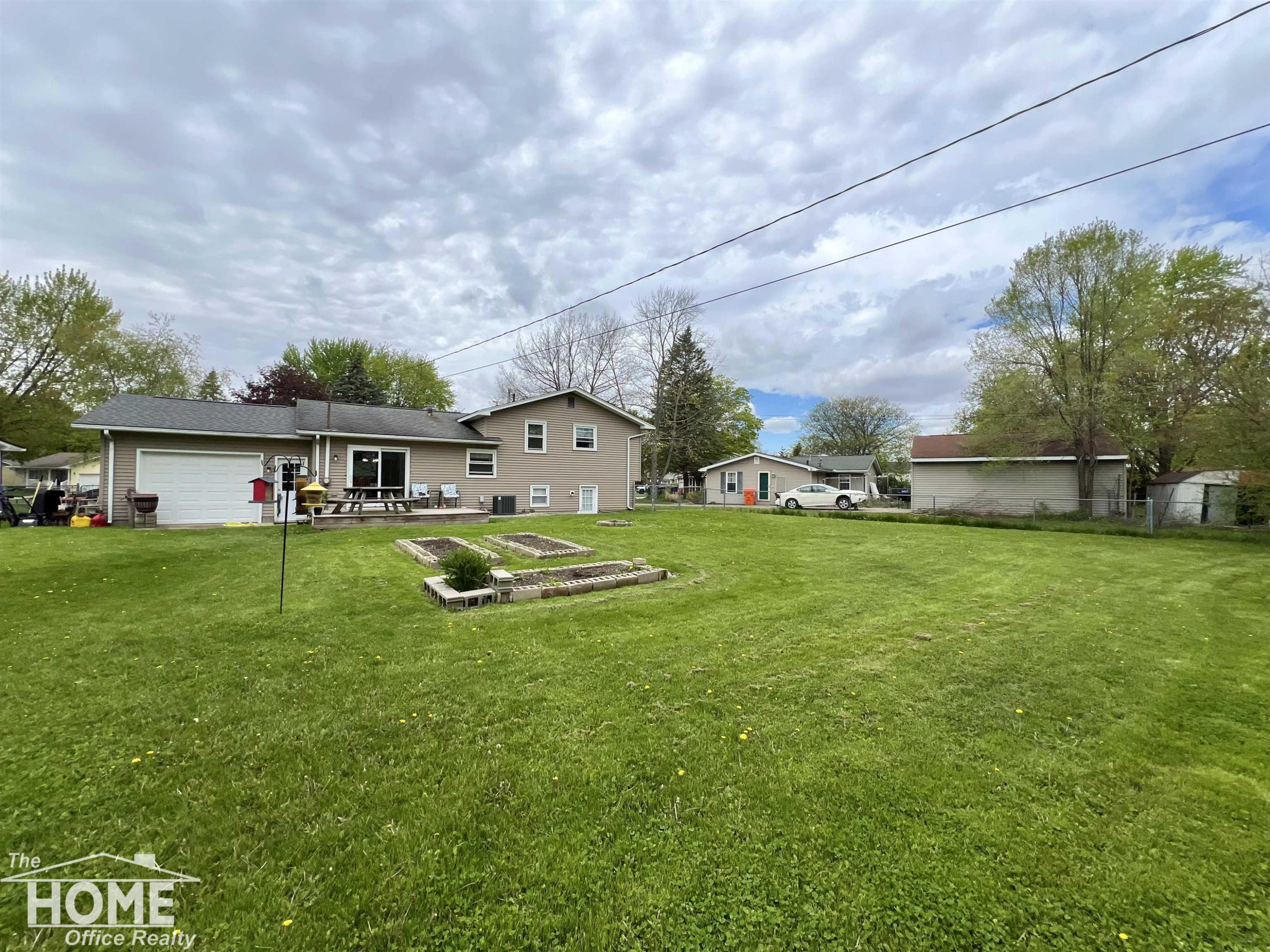 1316 Huntington Drive, Owosso, MI 48867 — Photo 32