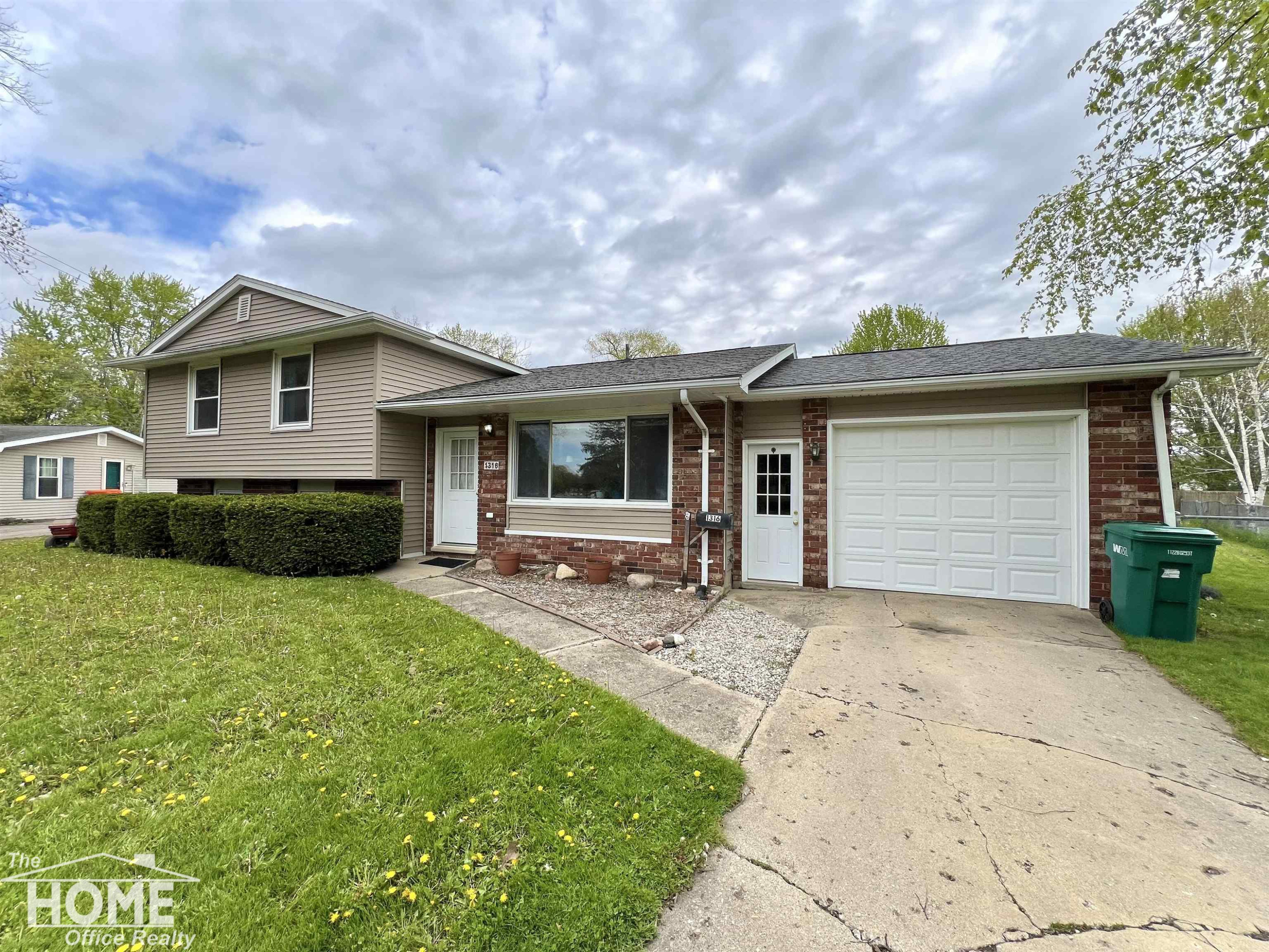 1316 Huntington Drive, Owosso, MI 48867 — Photo 38