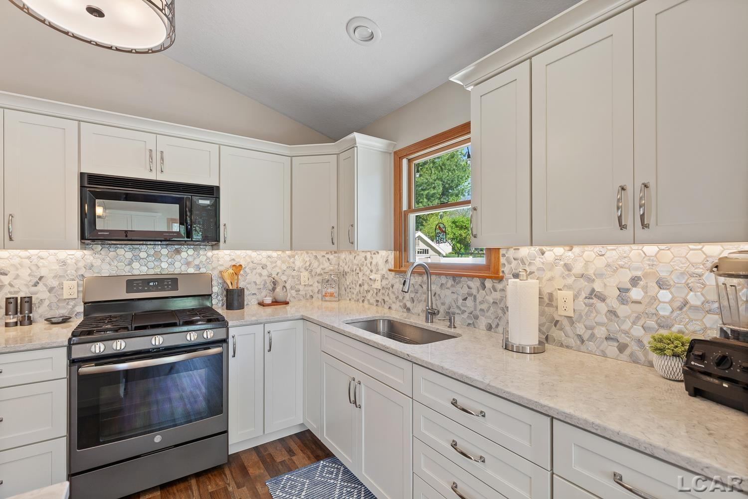 1266 Windsor Court, Adrian, MI 49221 — Photo 16