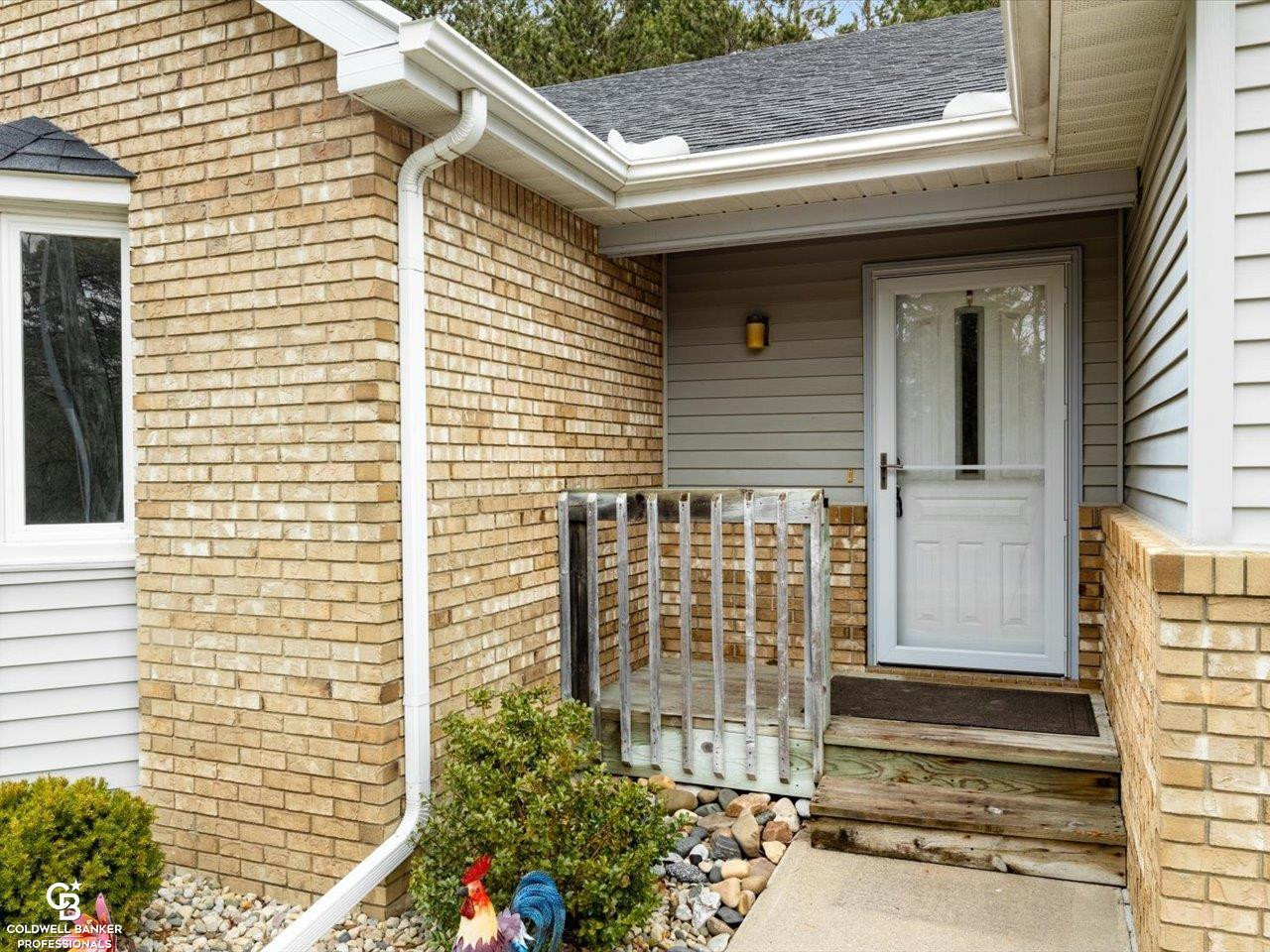 7262 Lakeshore Road, Lakeport, MI 48059 — Photo 2