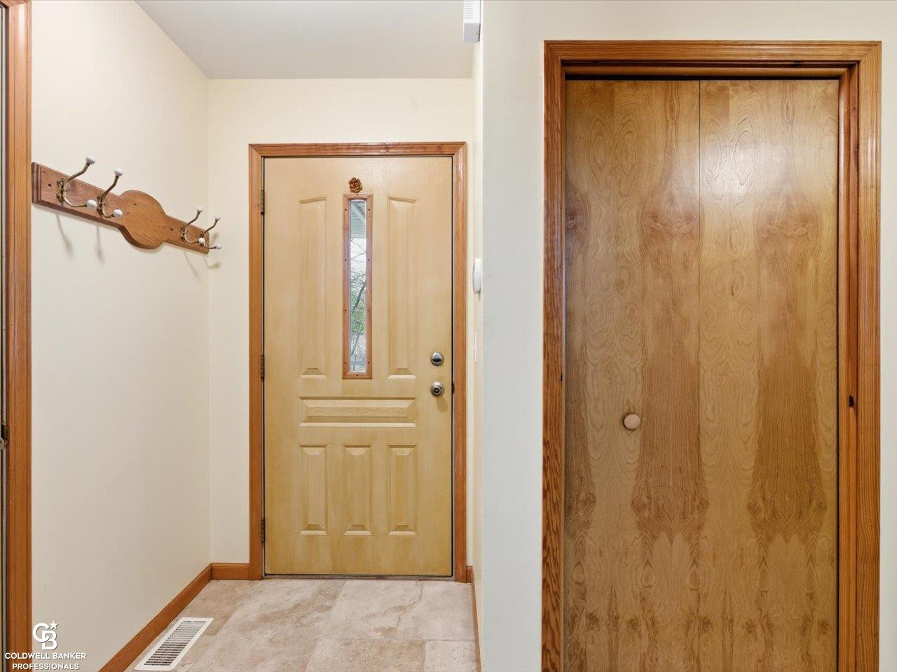 7262 Lakeshore Road, Lakeport, MI 48059 — Photo 3