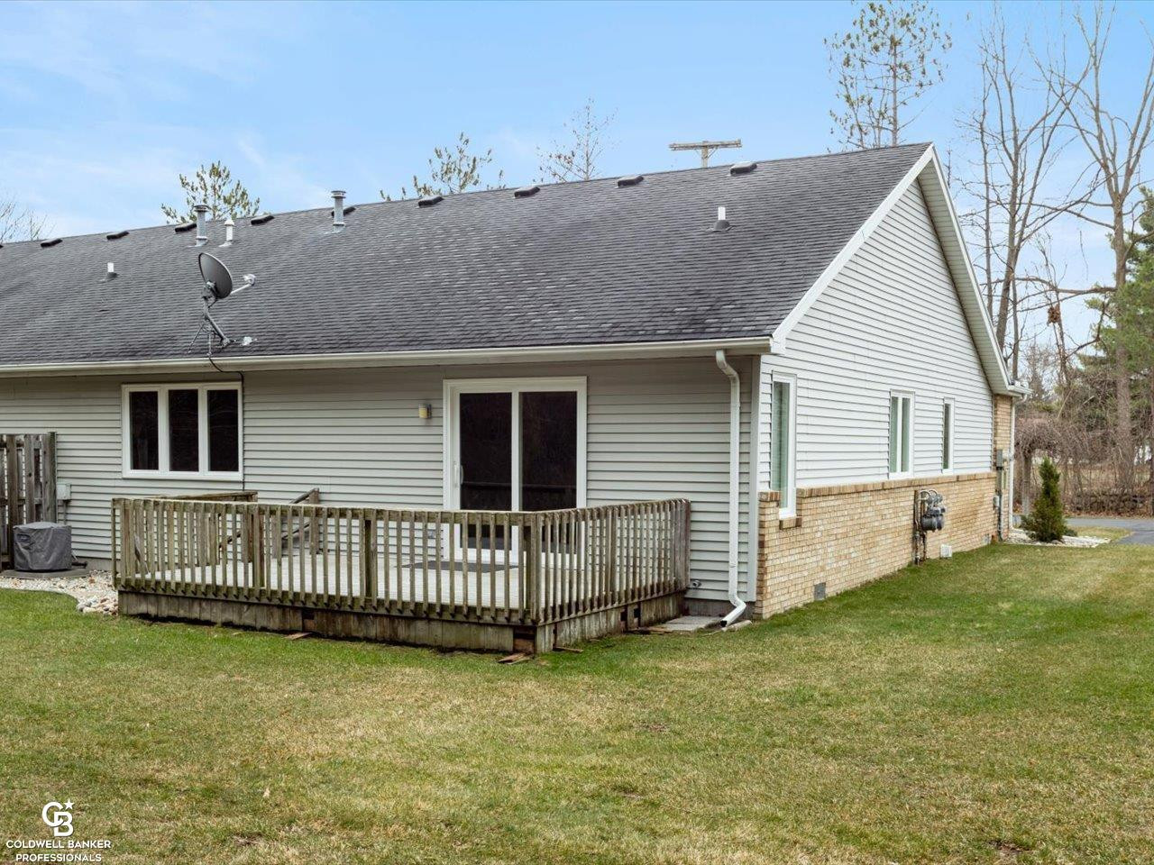 7262 Lakeshore Road, Lakeport, MI 48059 — Photo 32