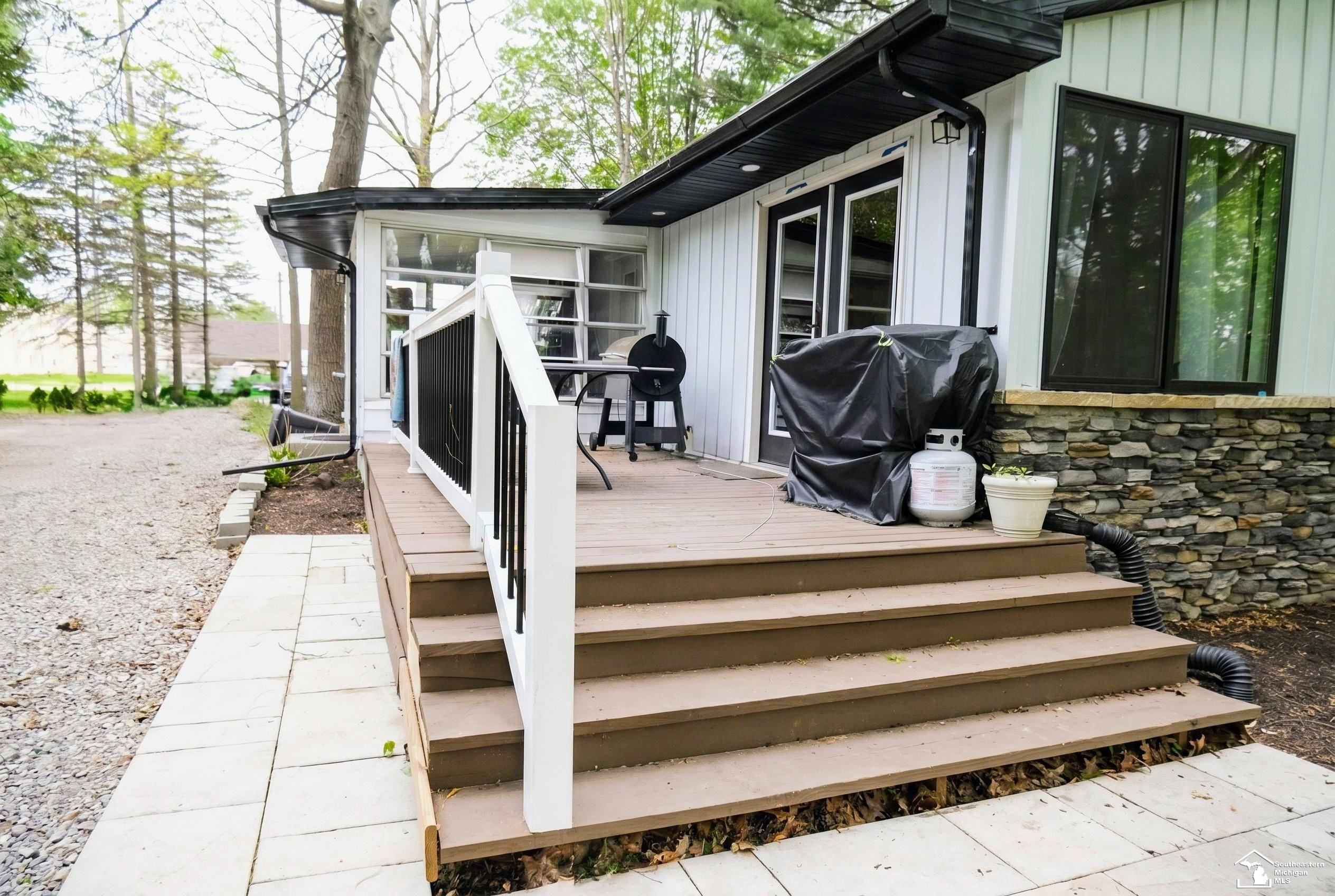 7252 Douglas Road, Lambertville, MI 48144 — Photo 5