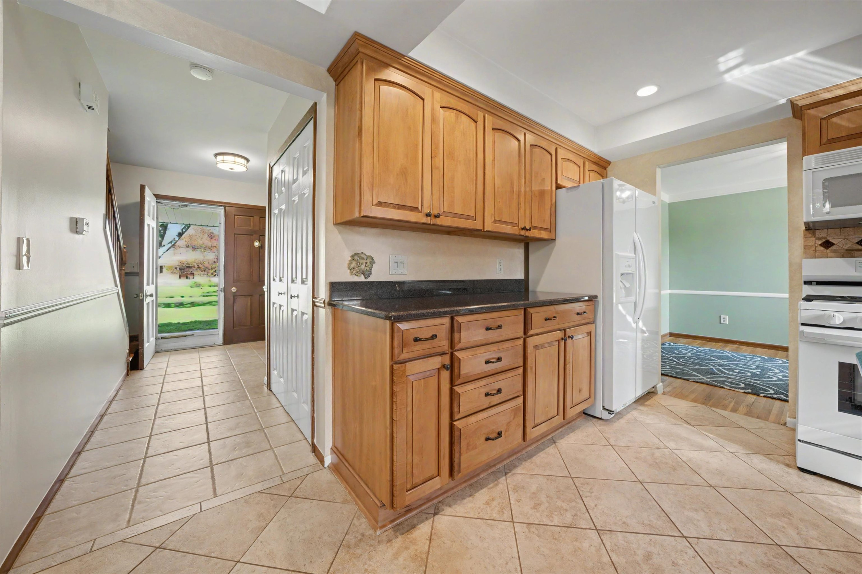 6486 Thorneycroft Drive, Shelby Twp, MI 48316 — Photo 13