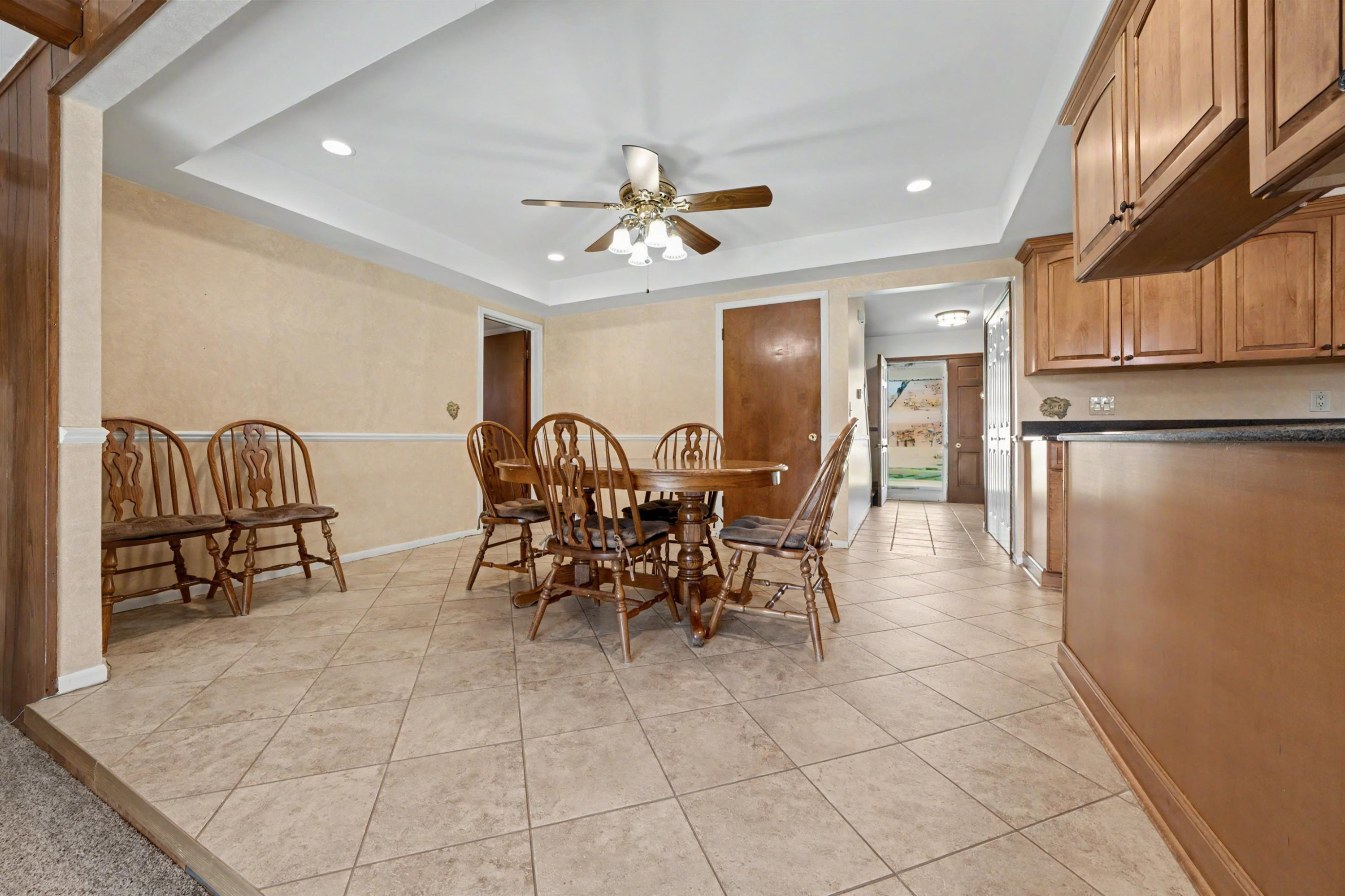 6486 Thorneycroft Drive, Shelby Twp, MI 48316 — Photo 17