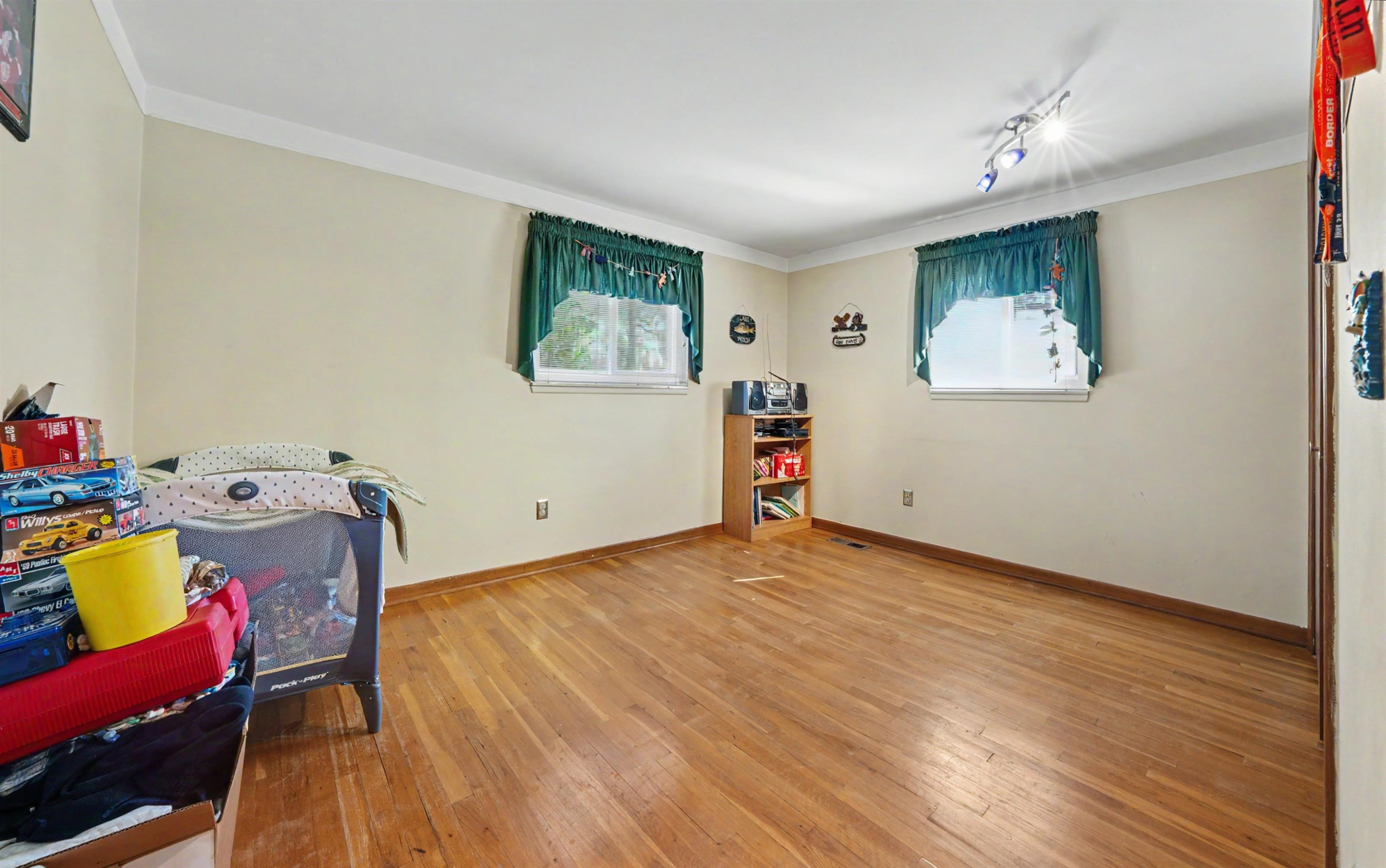 6486 Thorneycroft Drive, Shelby Twp, MI 48316 — Photo 33