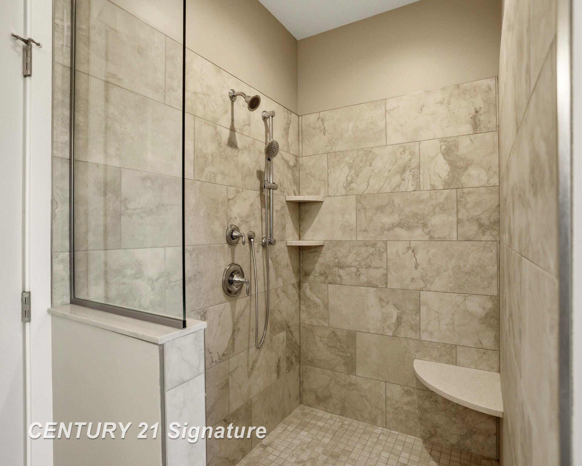 4073 Woodburn Court, 38, Saginaw, MI 48603 — Photo 24