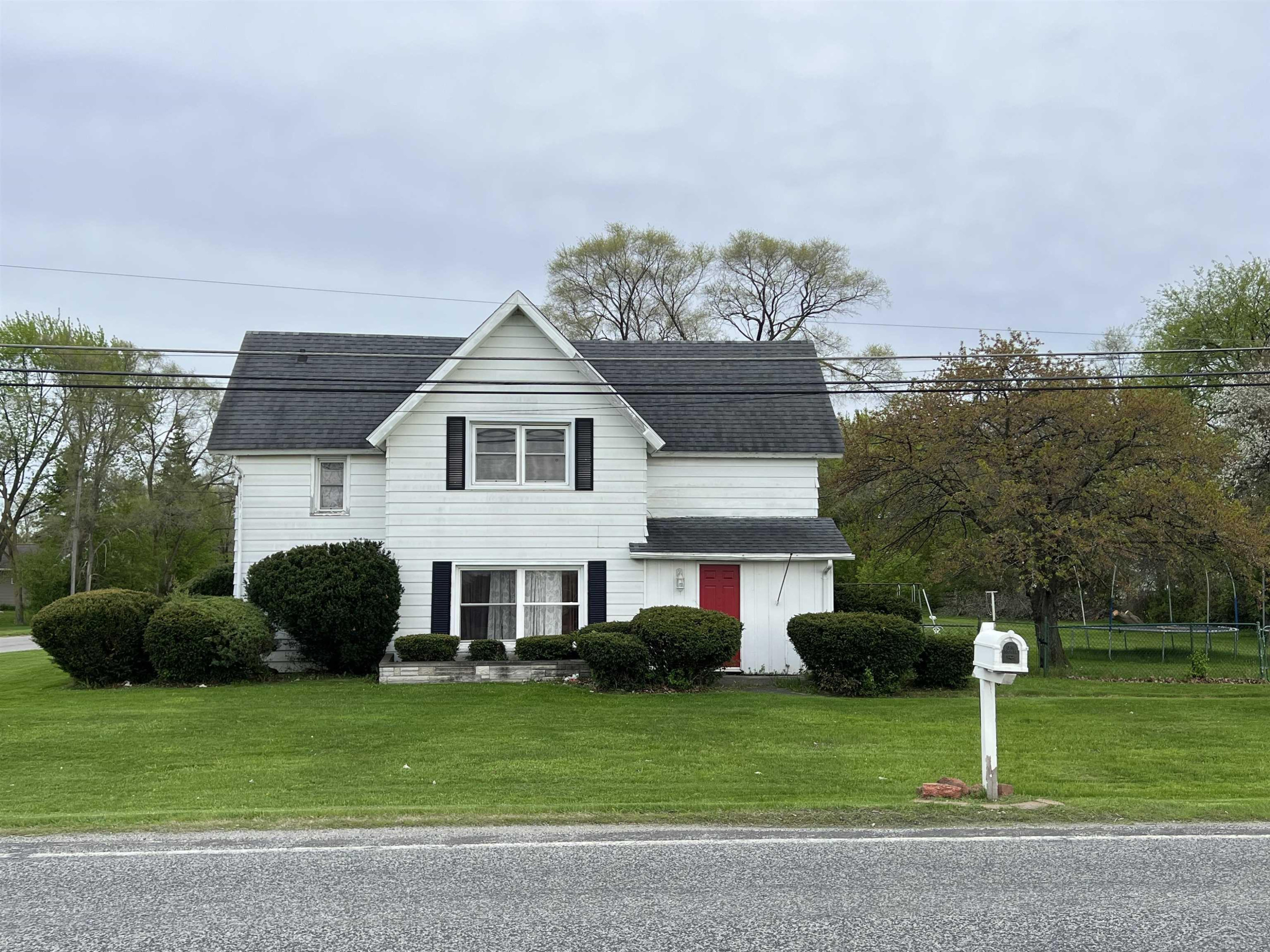 5016 Hess Road, Saginaw, MI 48601 — front exterior