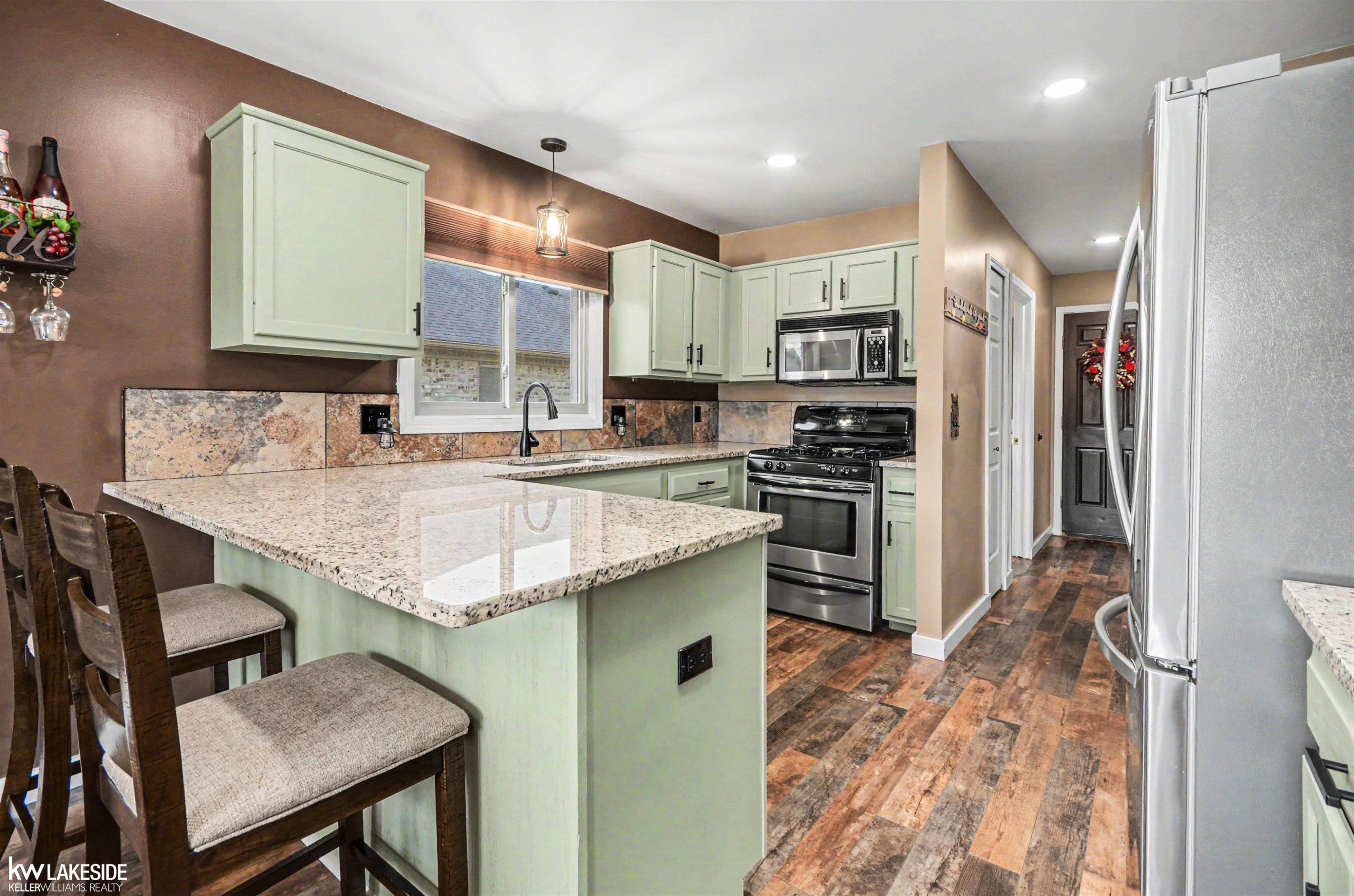 51434 Blue Spruce Drive, MI 48042 — Photo 11