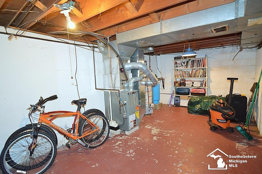1112 S Park Drive, Temperance, MI 48182 — Photo 8